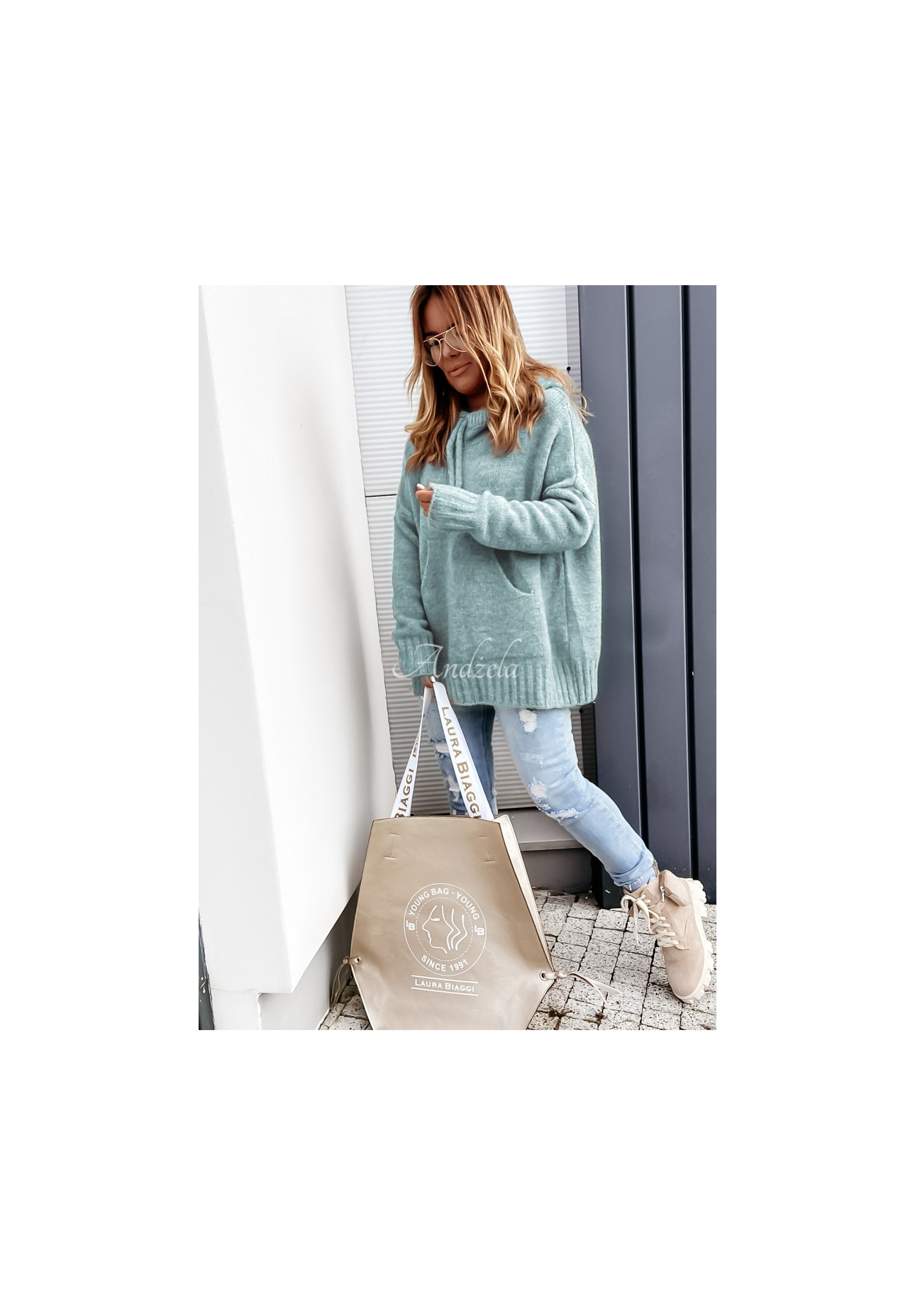Oversize-Kapuzenpullover Carra Hellblau
