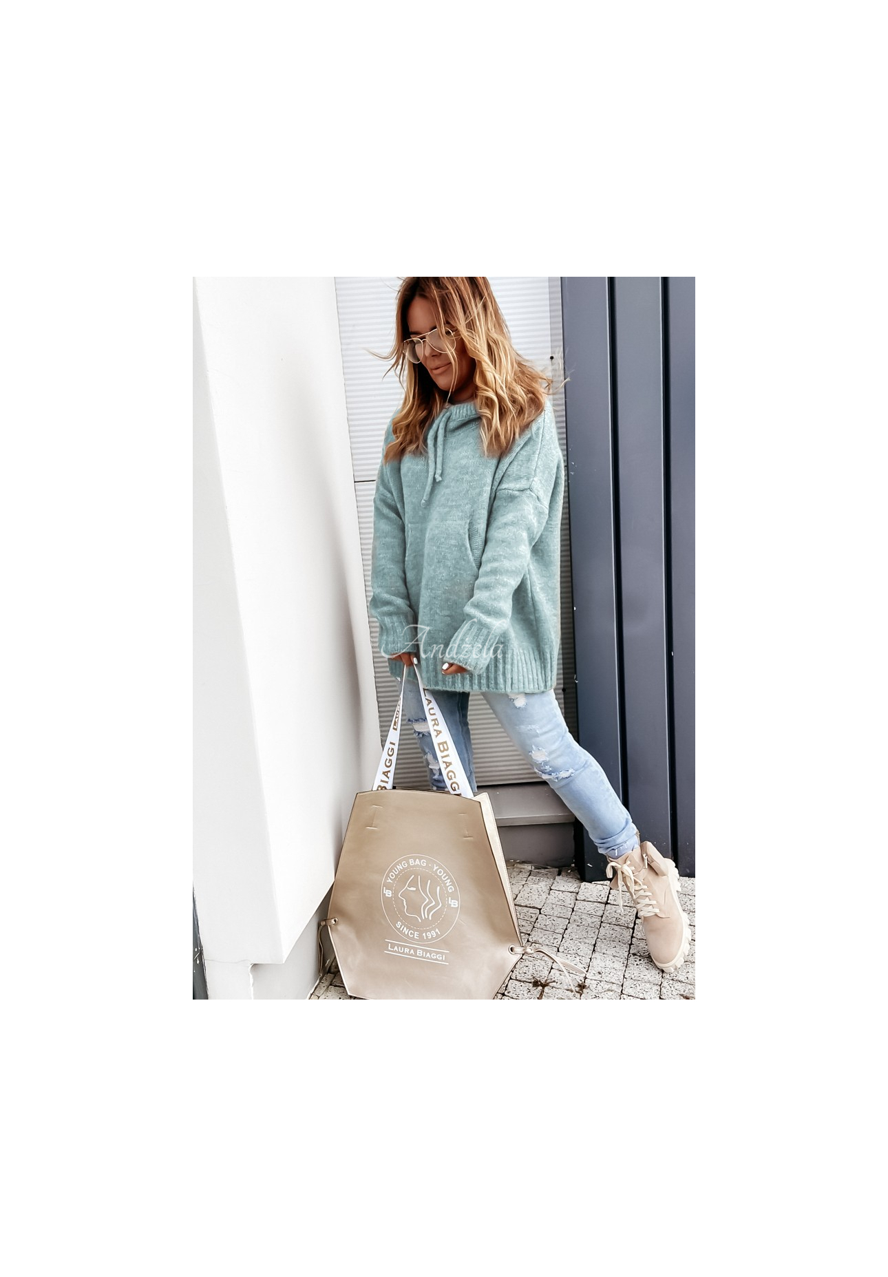 Oversize-Kapuzenpullover Carra Hellblau
