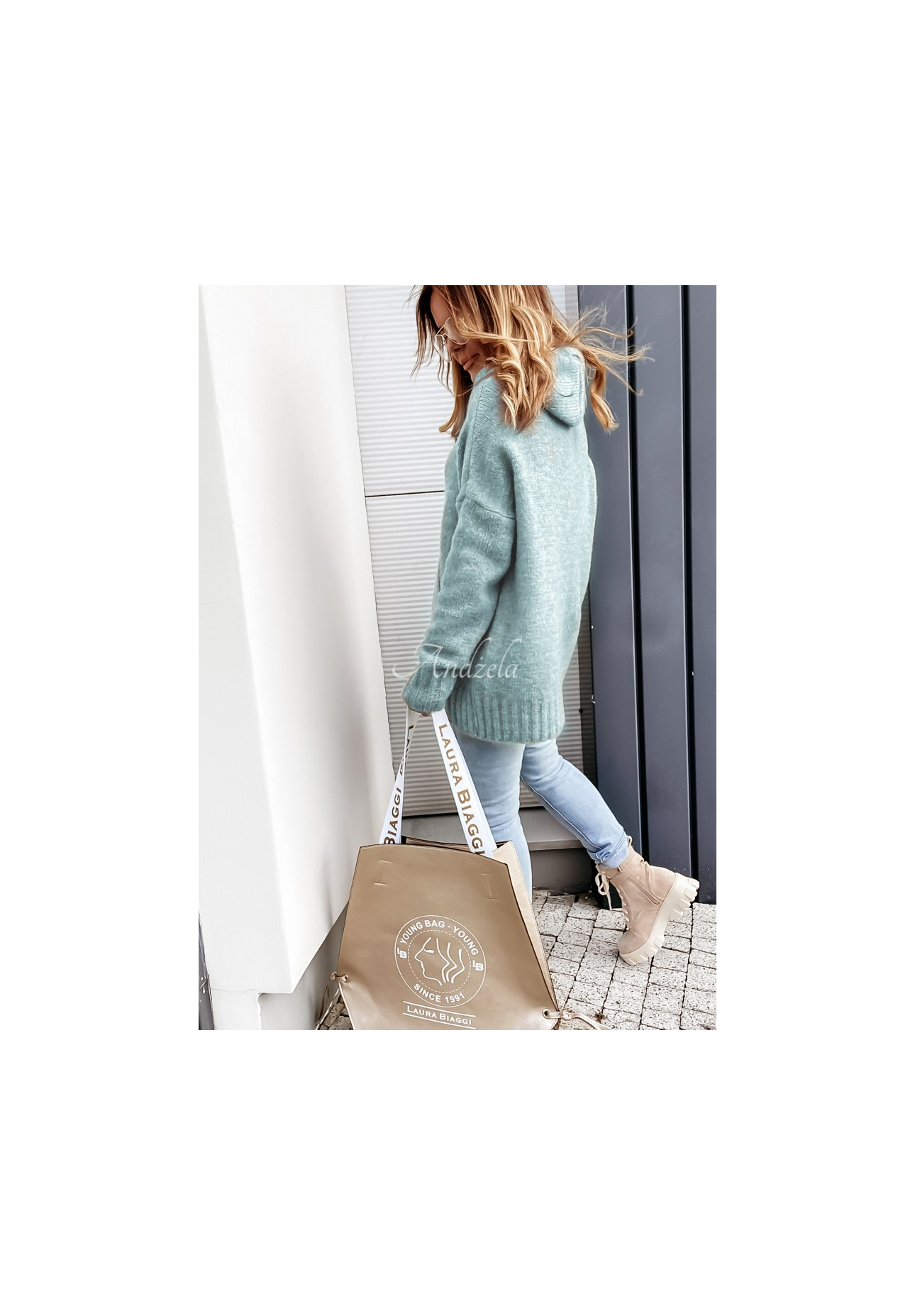 Oversize-Kapuzenpullover Carra Hellblau