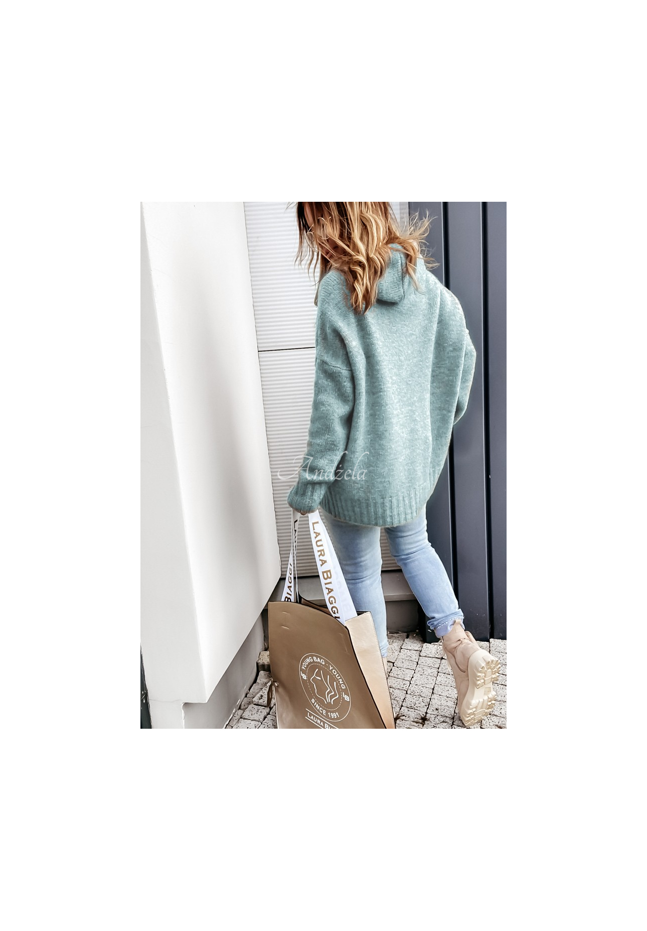 Oversize-Kapuzenpullover Carra Hellblau