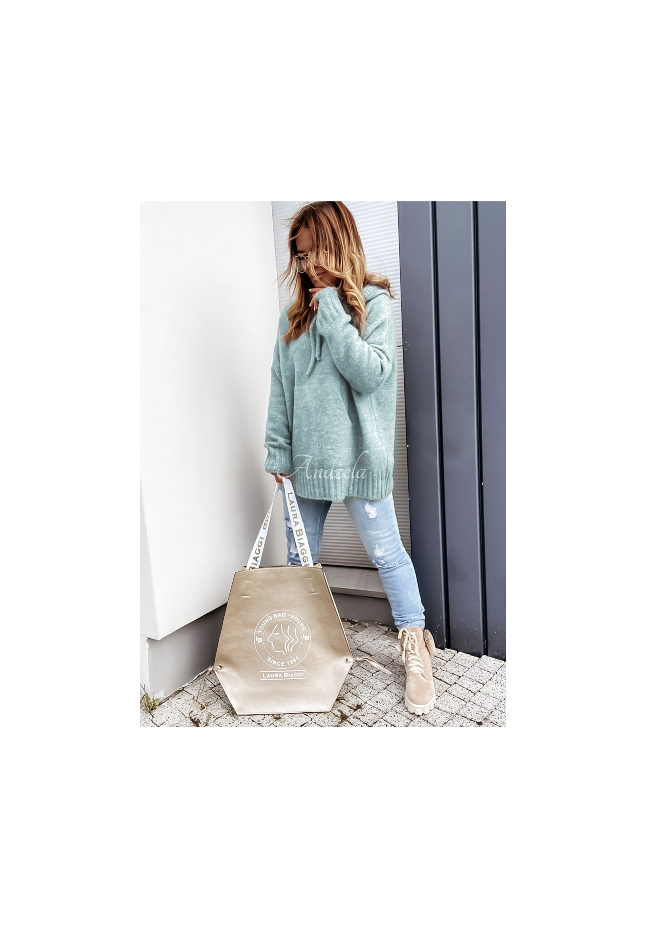 Oversize-Kapuzenpullover Carra Hellblau