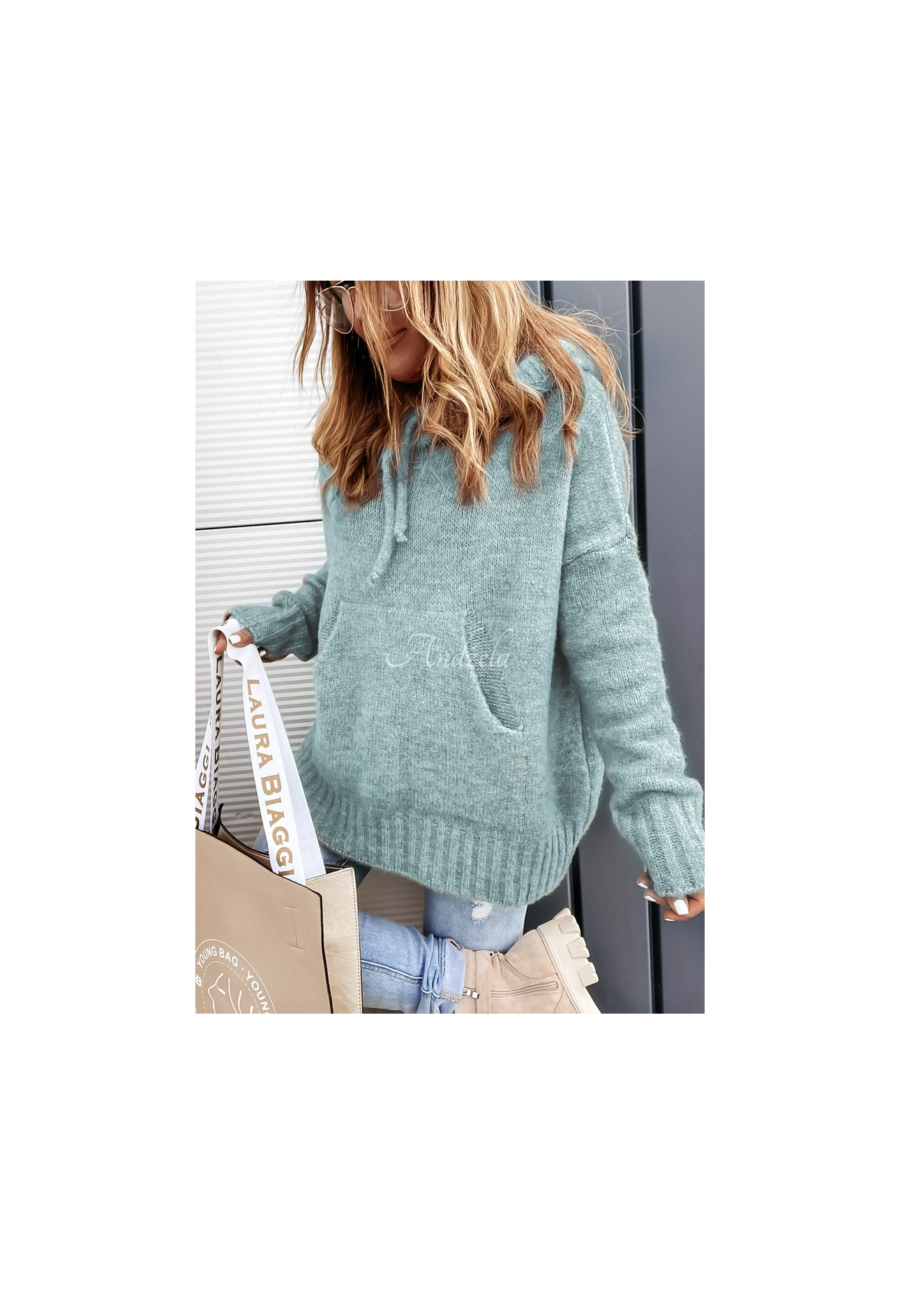Oversize-Kapuzenpullover Carra Hellblau