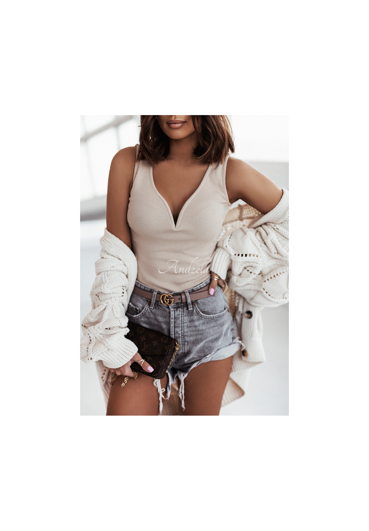 Gerippte Bluse mit Ausschnitt Amaro Beige