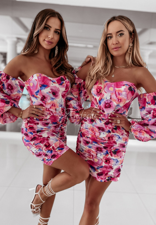 Kleid mit Blumenmuster im spanischen Stil mit Falten Roselia Rosa