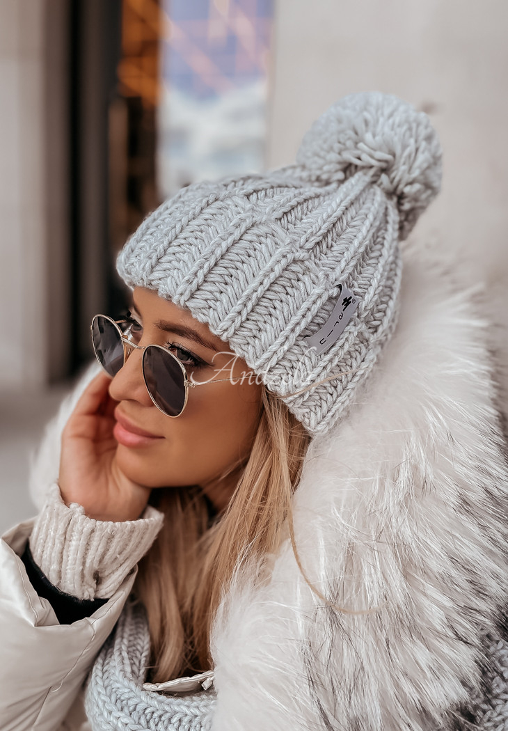 Pleciona czapka z wełną Laponia szara
