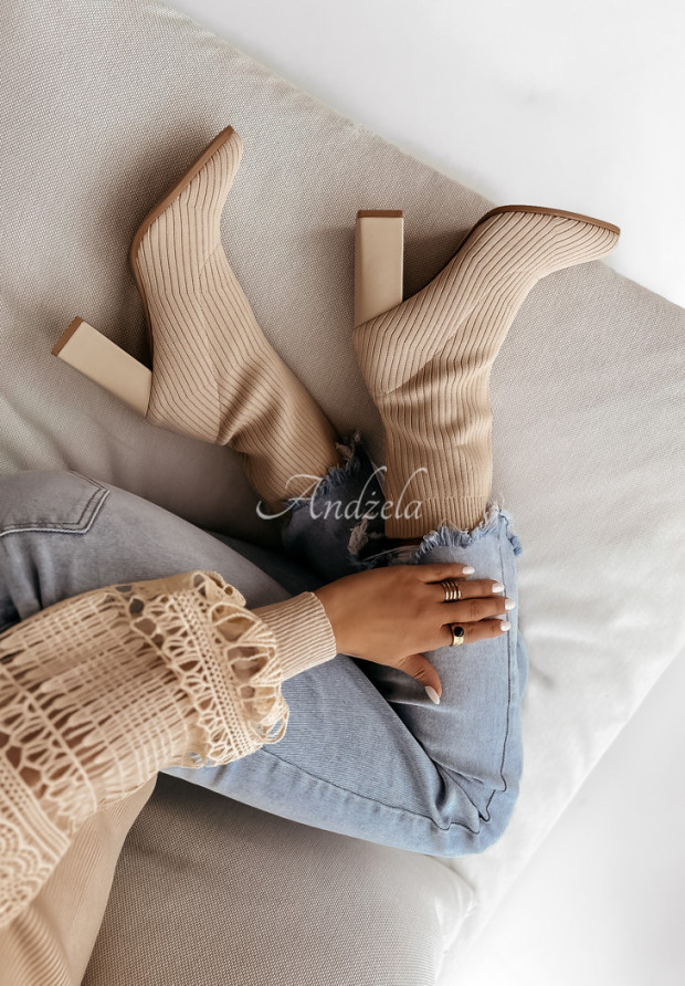 Gerippte Stiefeletten mit Absatz Georgina Beige