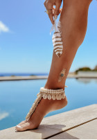 Pleciona Armband na kostkę z perełkami i muszelkami Bali jasnobeżowa