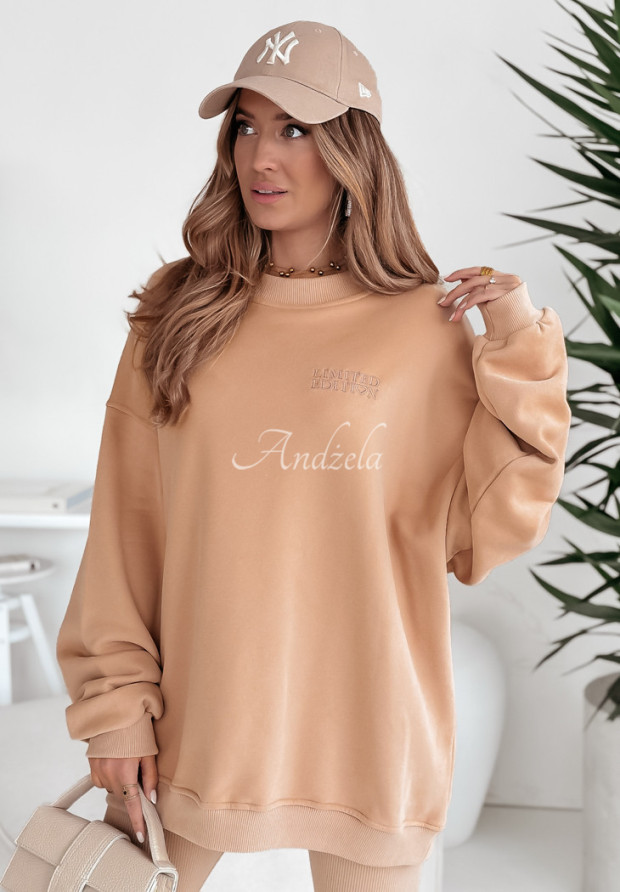 Oversize Sweatshirt mit Stickerei I Am Limited Edition II Camel