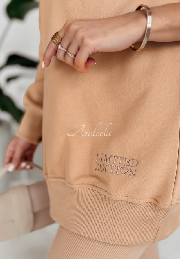 Oversize Sweatshirt mit Stickerei I Am Limited Edition Camel