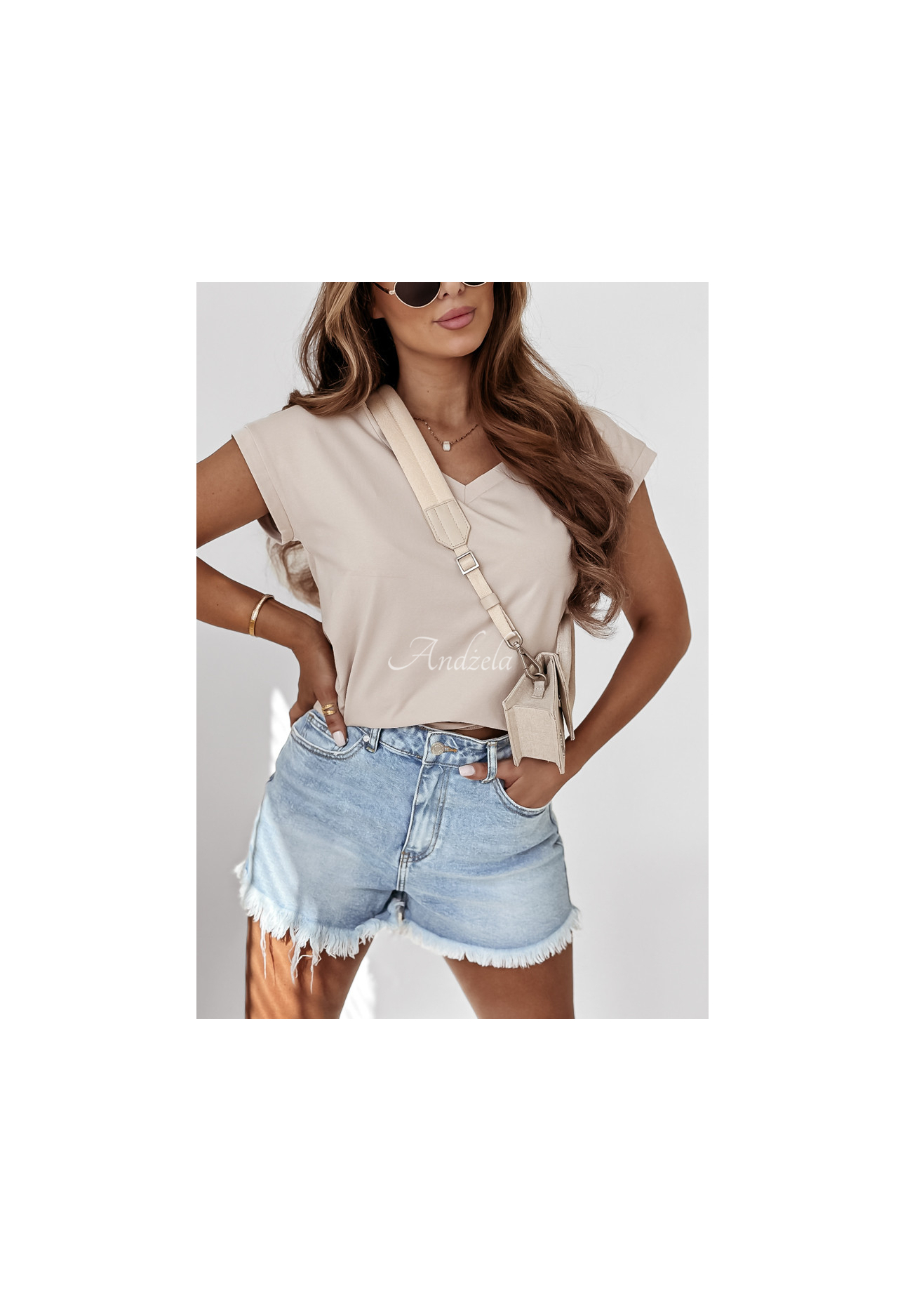 T-Shirt V-neck Beige