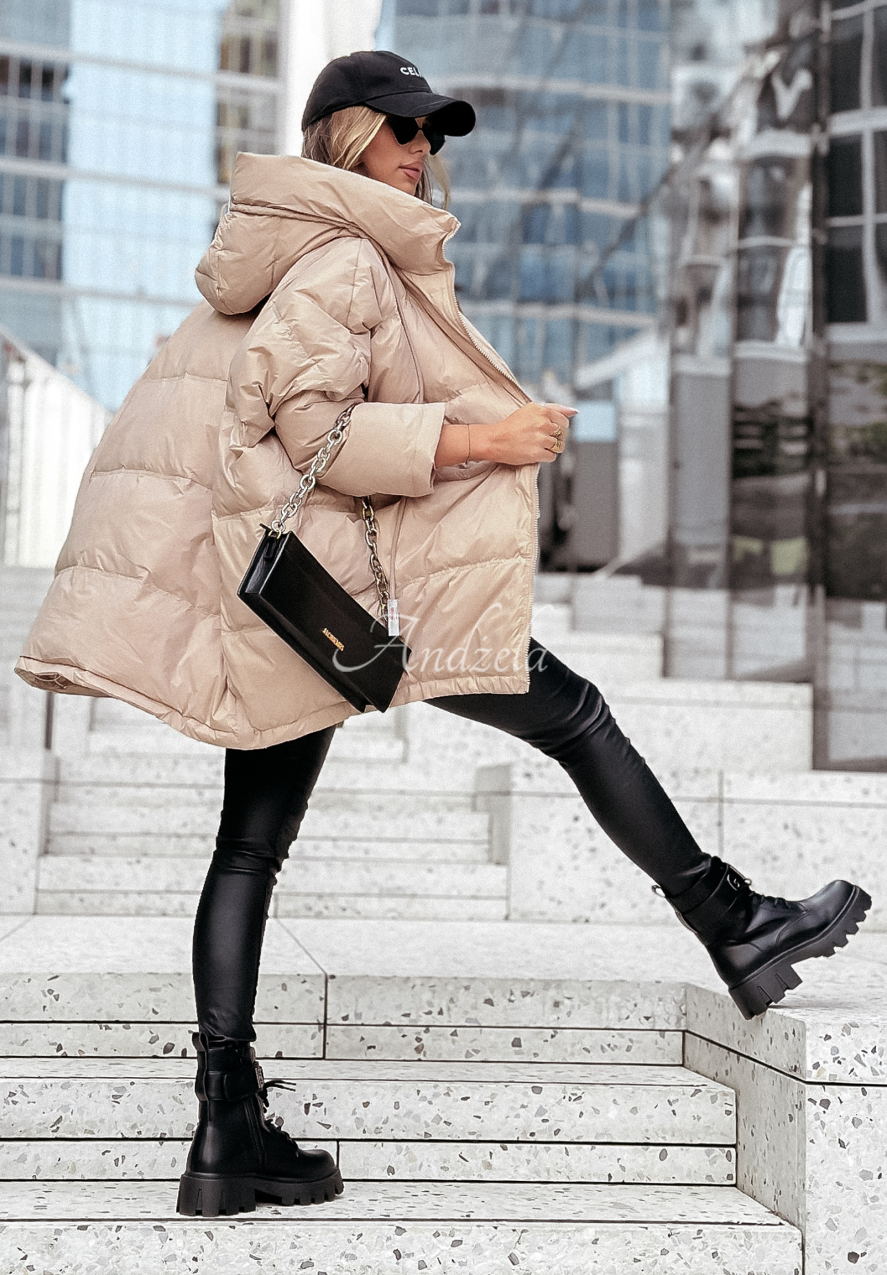 Daunenjacke mit Kapuze Coldest Of Times Beige