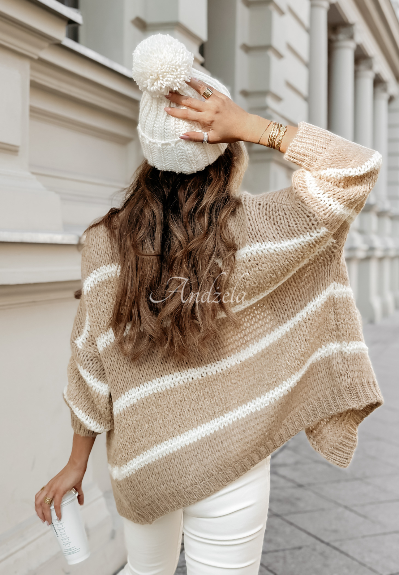 Kurze Strickjacke mit Wolle Hugging You Camel