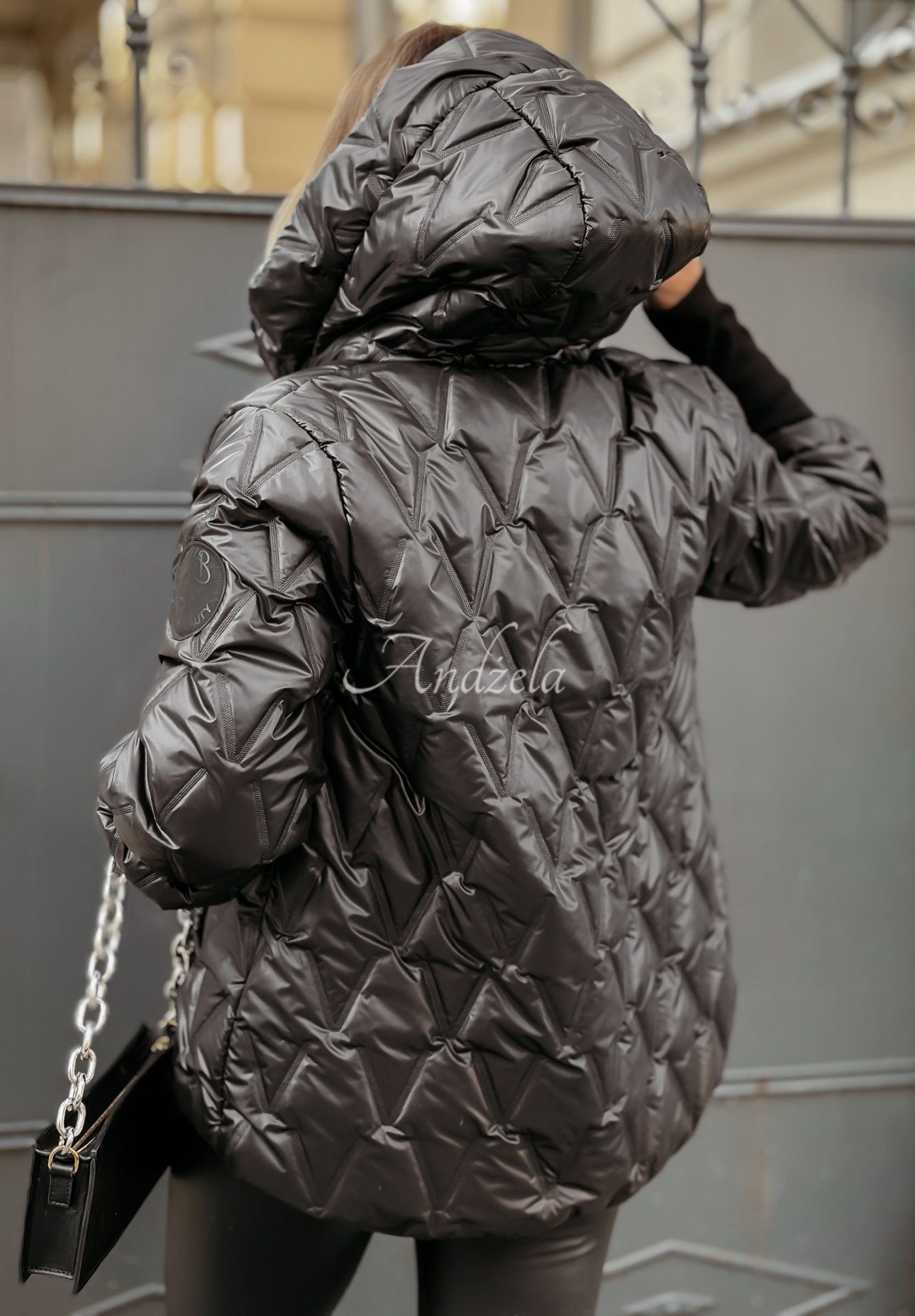 Quiet Afternoon short quilted jacket black