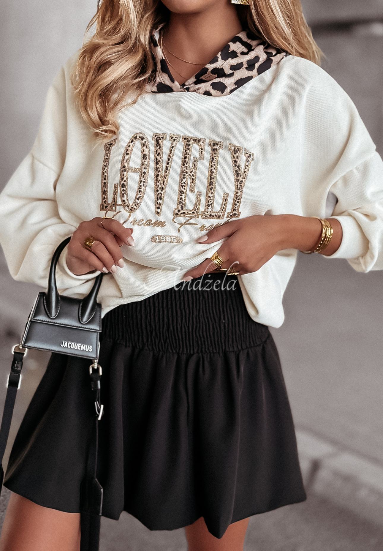 Sweatshirt mit Aufschrift Lovely Ecru