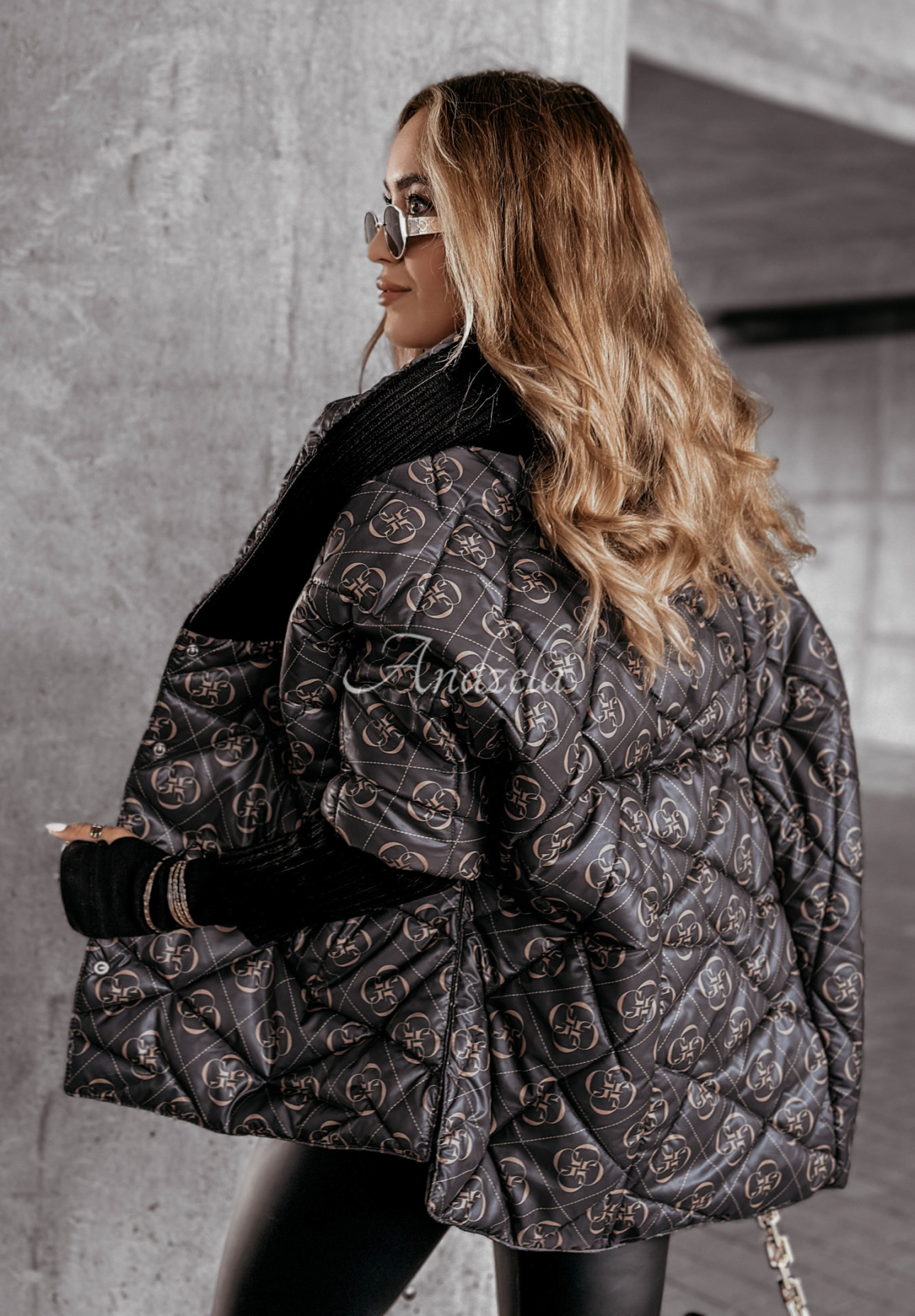 Gemusterte Oversize-Kapuzenjacke Sancha Schwarz