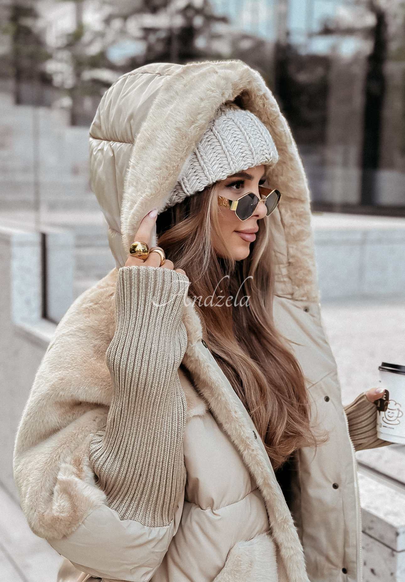 Gesteppte Jacke mit Fellimitat Snow &amp; Pines Beige