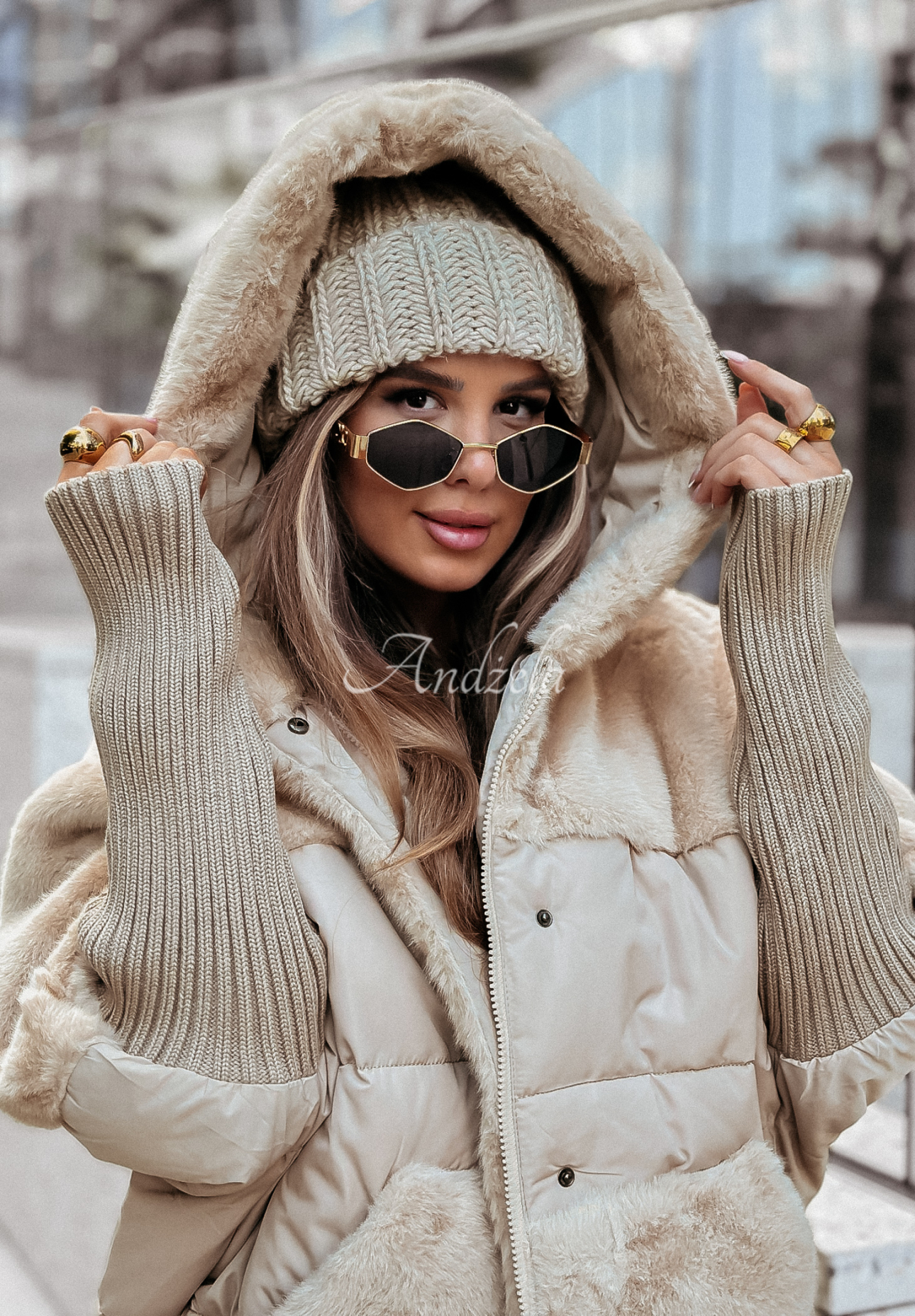 Gesteppte Jacke mit Fellimitat Snow &amp; Pines Beige