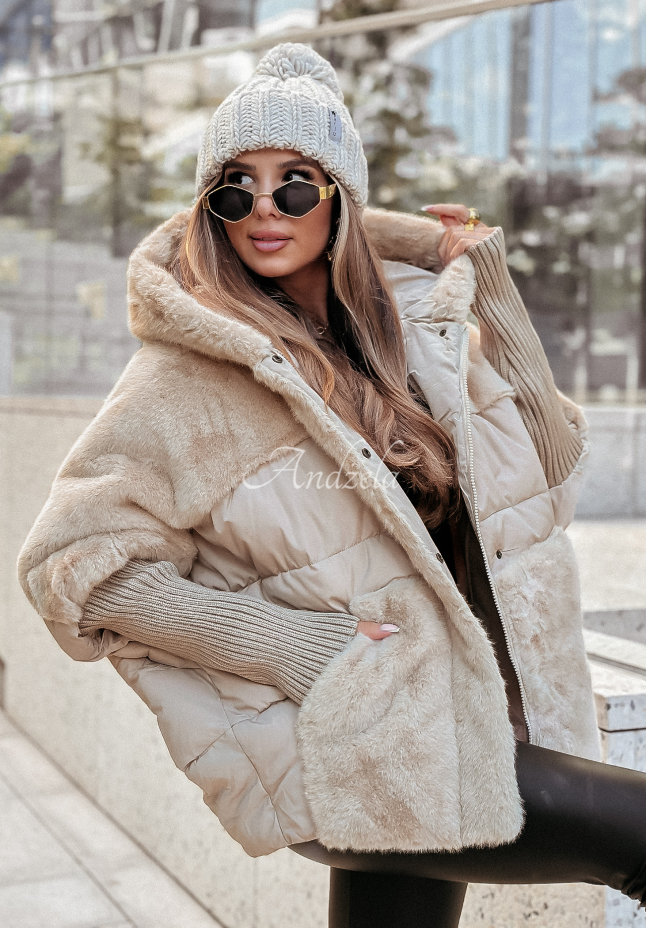 Gesteppte Jacke mit Fellimitat Snow &amp; Pines Beige