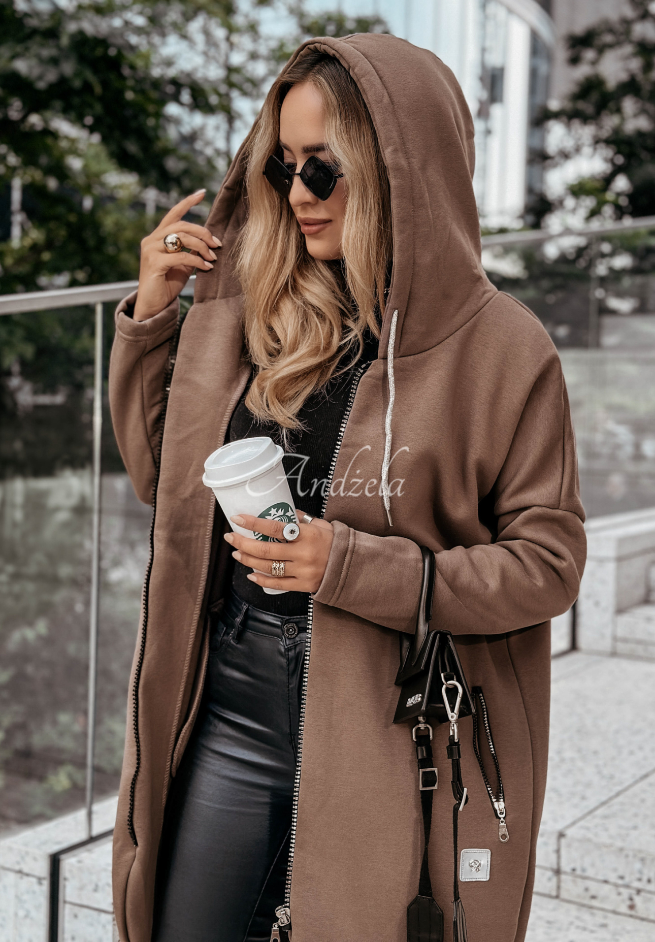 Peaceful Mind long hooded sweatshirt chocolate