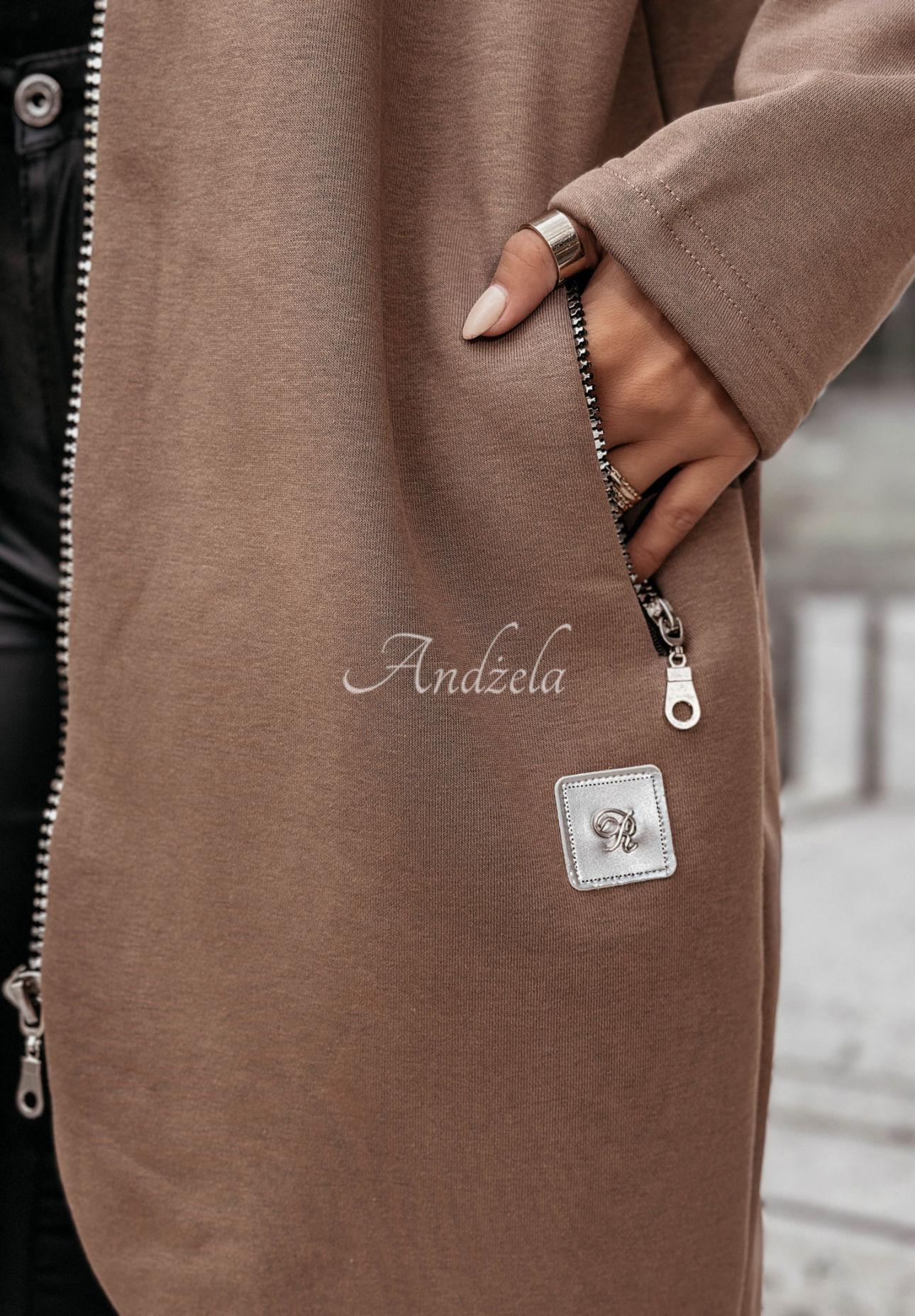 Peaceful Mind long hooded sweatshirt chocolate