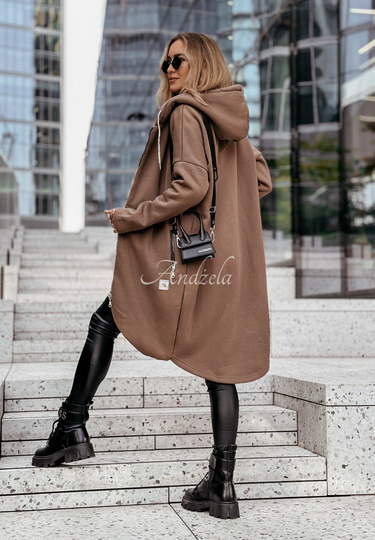 Peaceful Mind long hooded sweatshirt chocolate