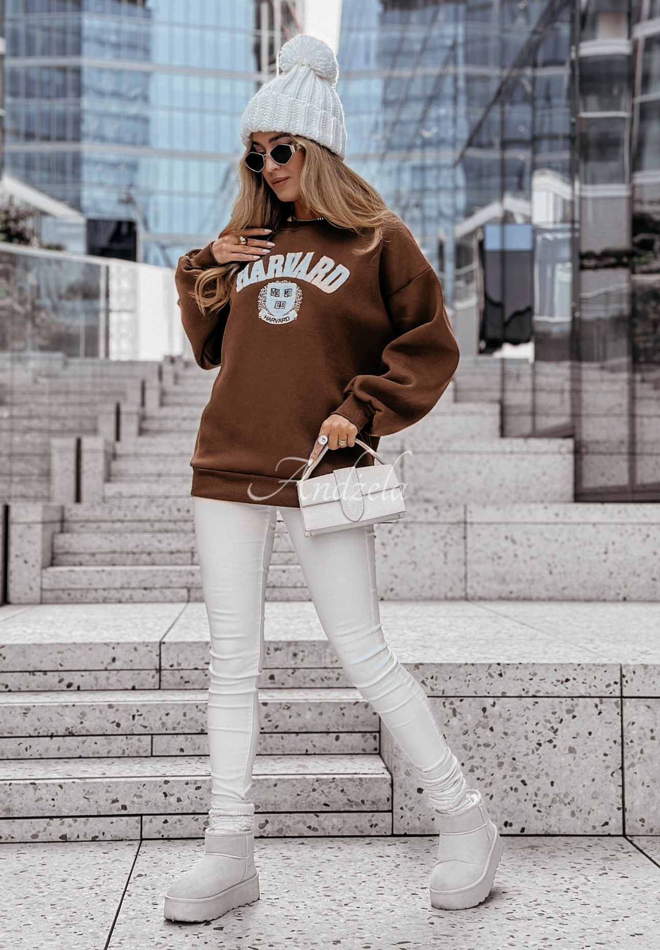 Sweatshirt mit Aufschrift Harvard Schokoladenbraun