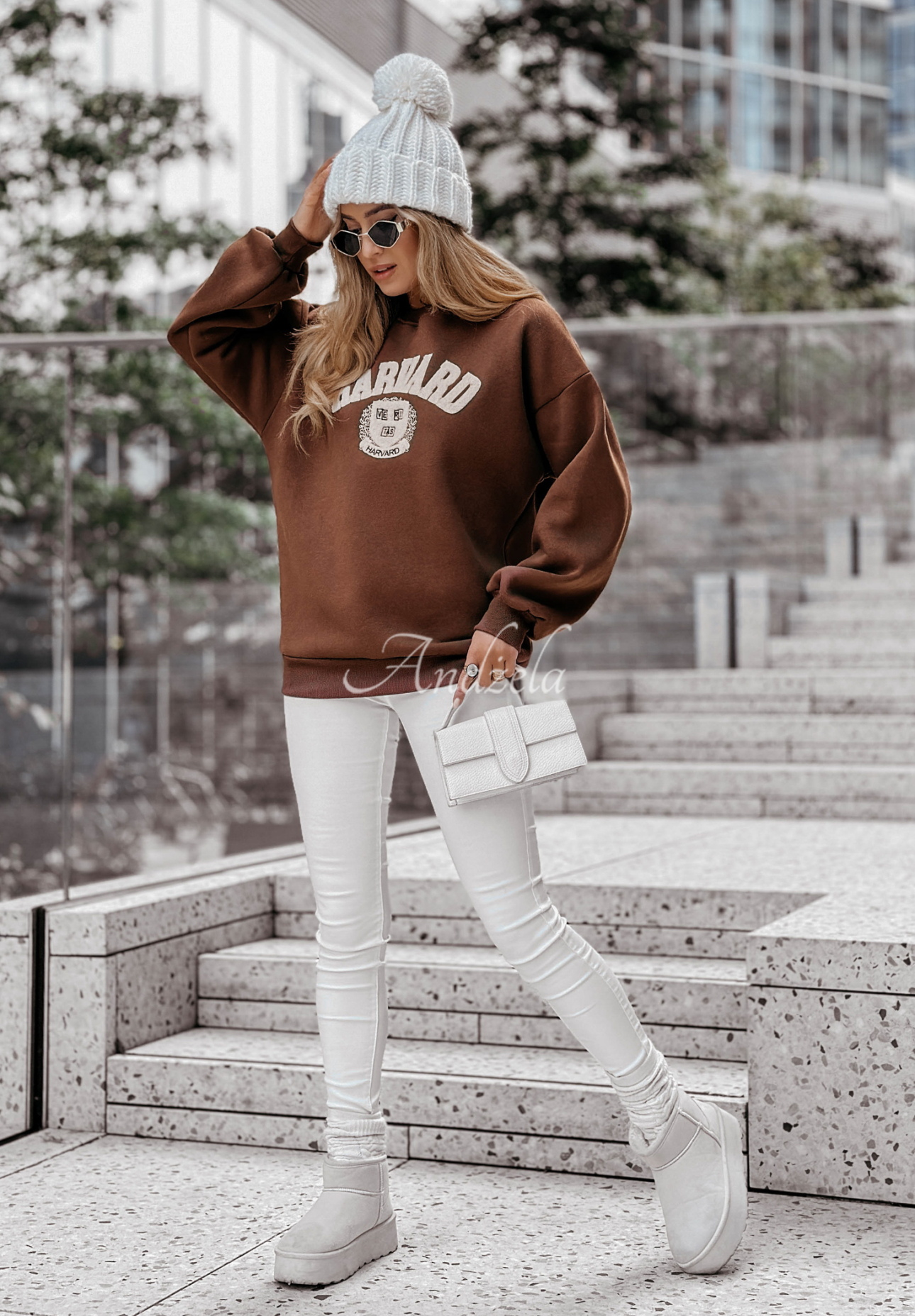 Sweatshirt mit Aufschrift Harvard Schokoladenbraun