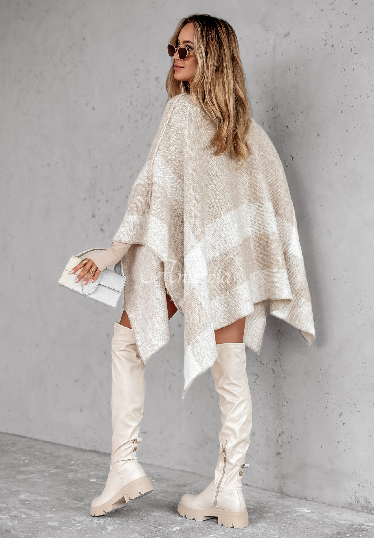 Karierter Poncho-Pullover We Go Together Beige