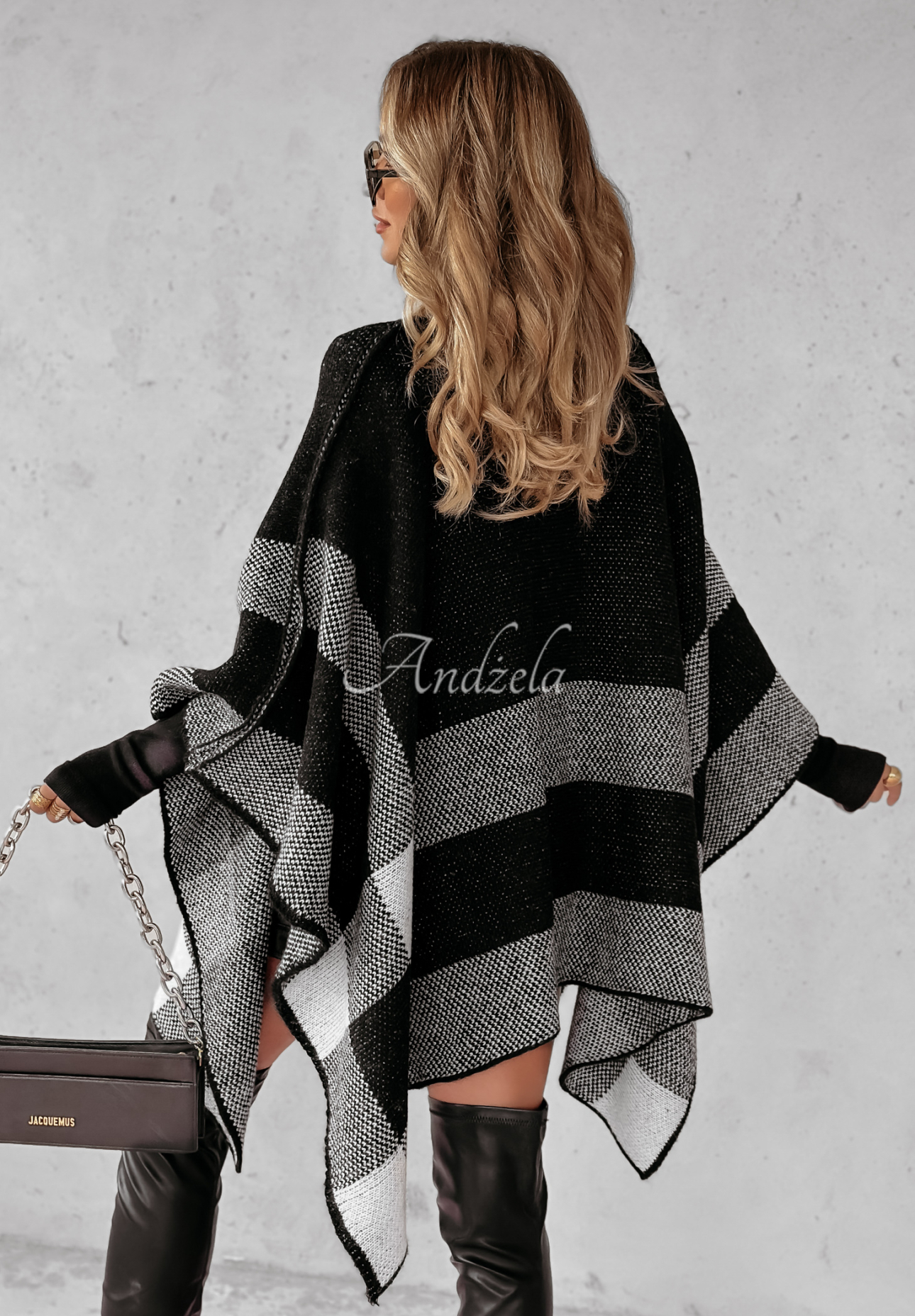 Karierter Poncho-Pullover We Go Together Schwarz