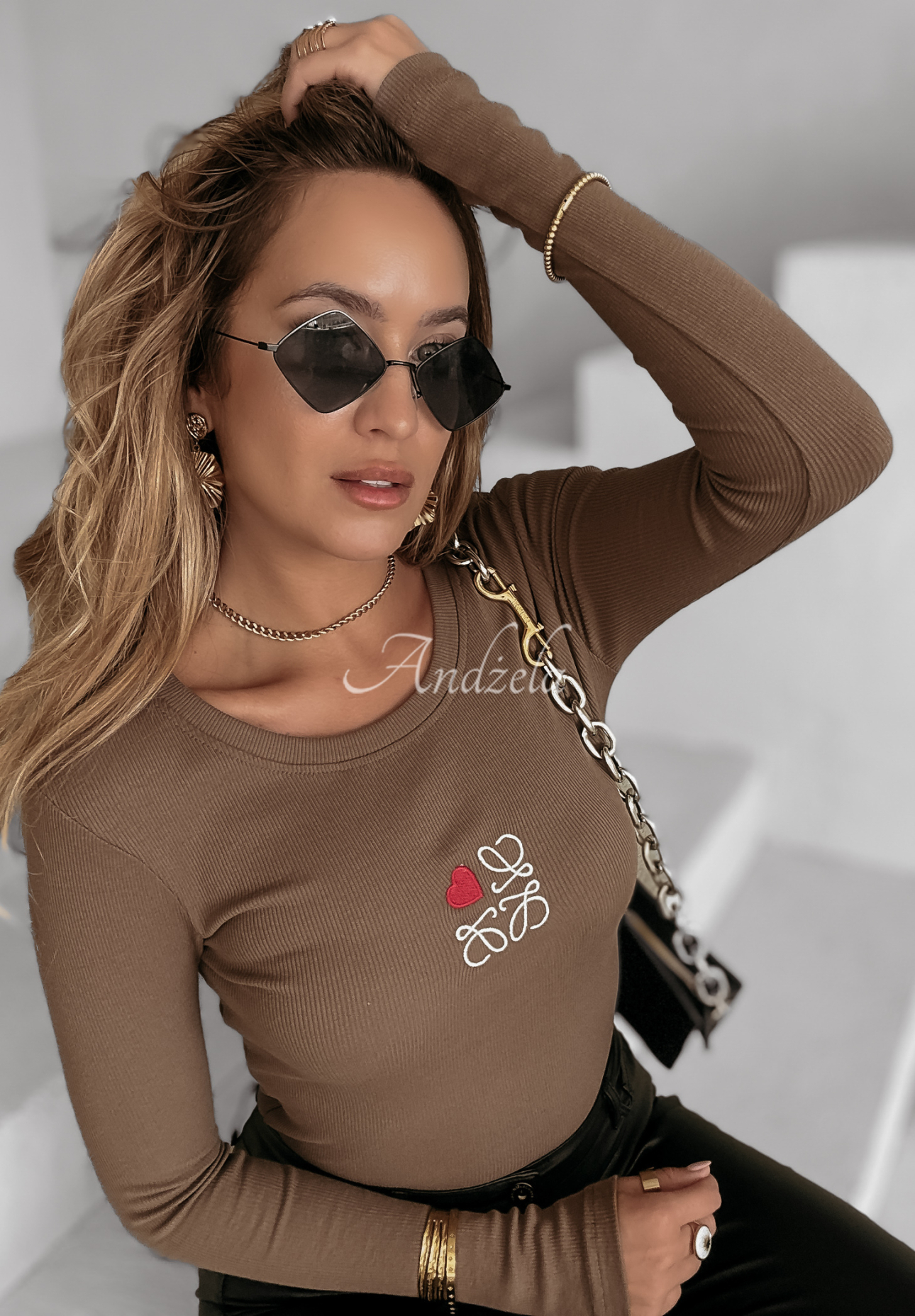 Gerippte Bluse mit Stickerei Lovely Square Schokoladenbraun