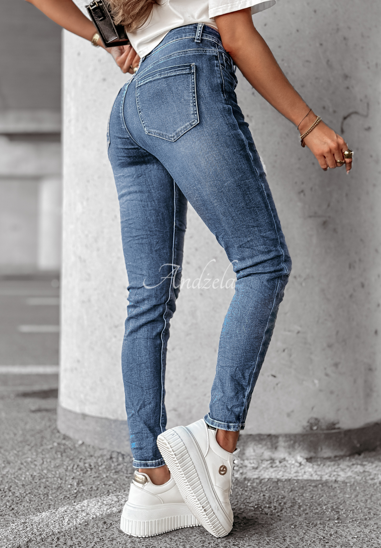 Jeanshose mit Patches Women With Vision dunkelblau