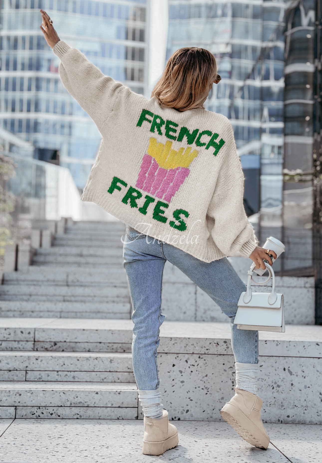 Strickjacke mit Aufschrift French Fries hellbeige