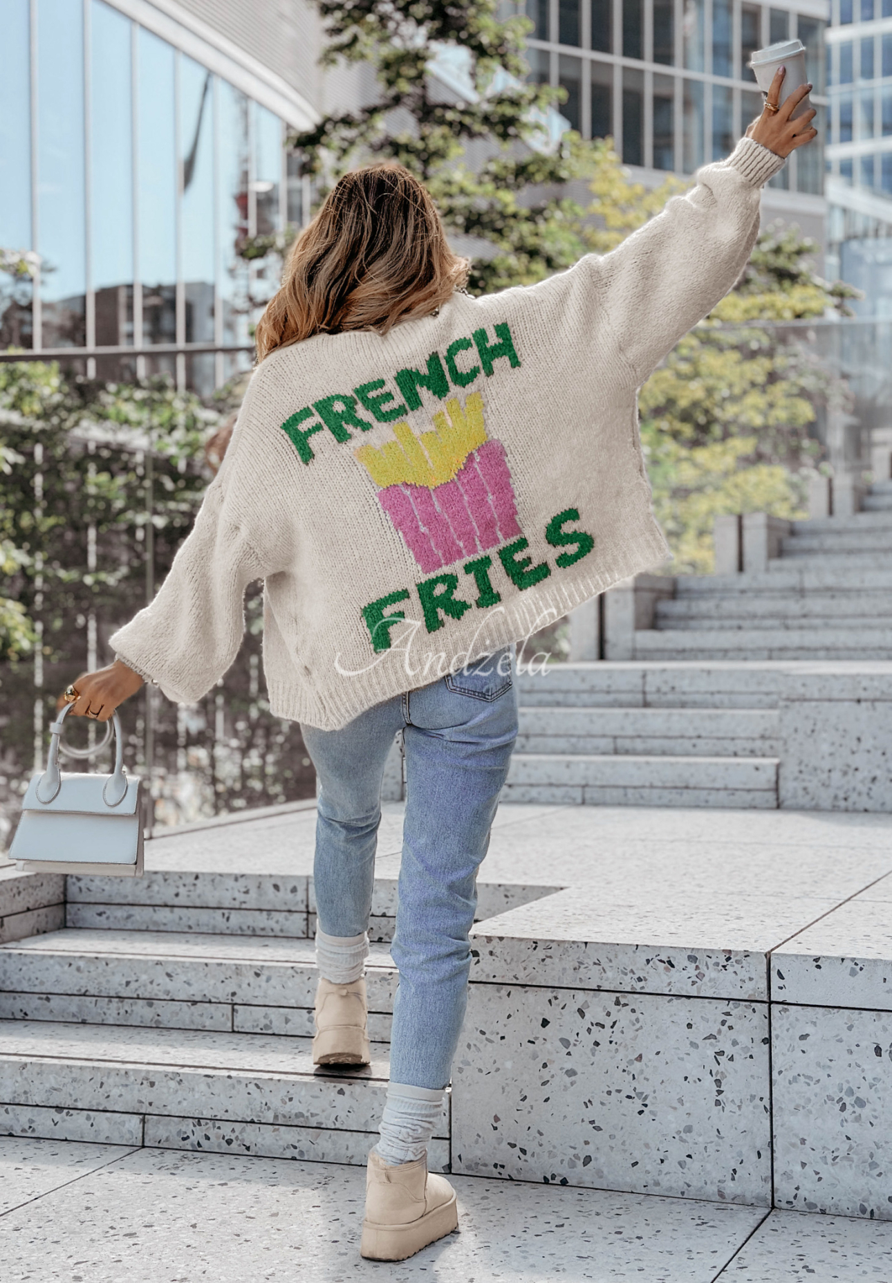 Strickjacke mit Aufschrift French Fries hellbeige