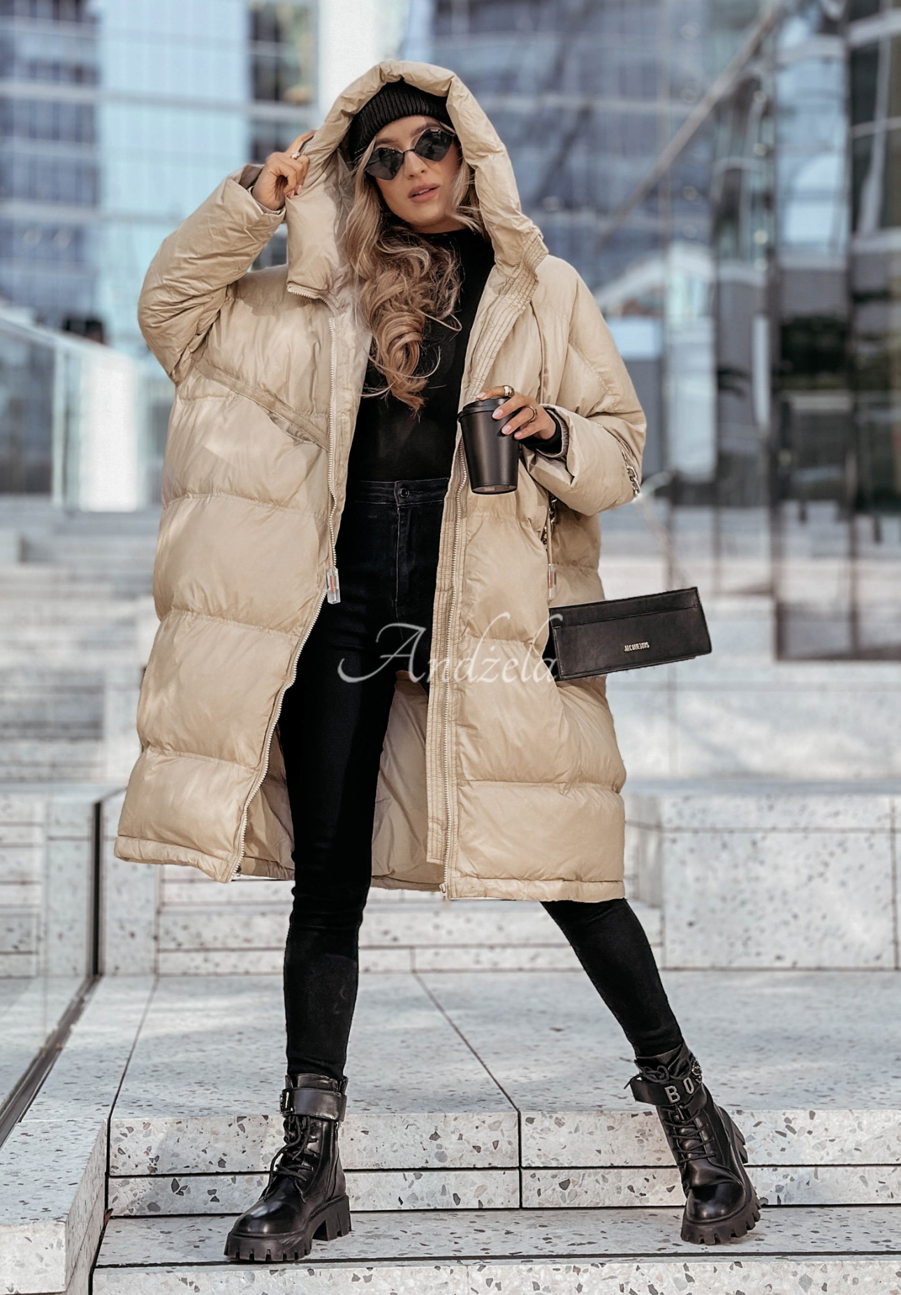 Lange Daunenjacke mit Kapuze Coldest Of Times Beige