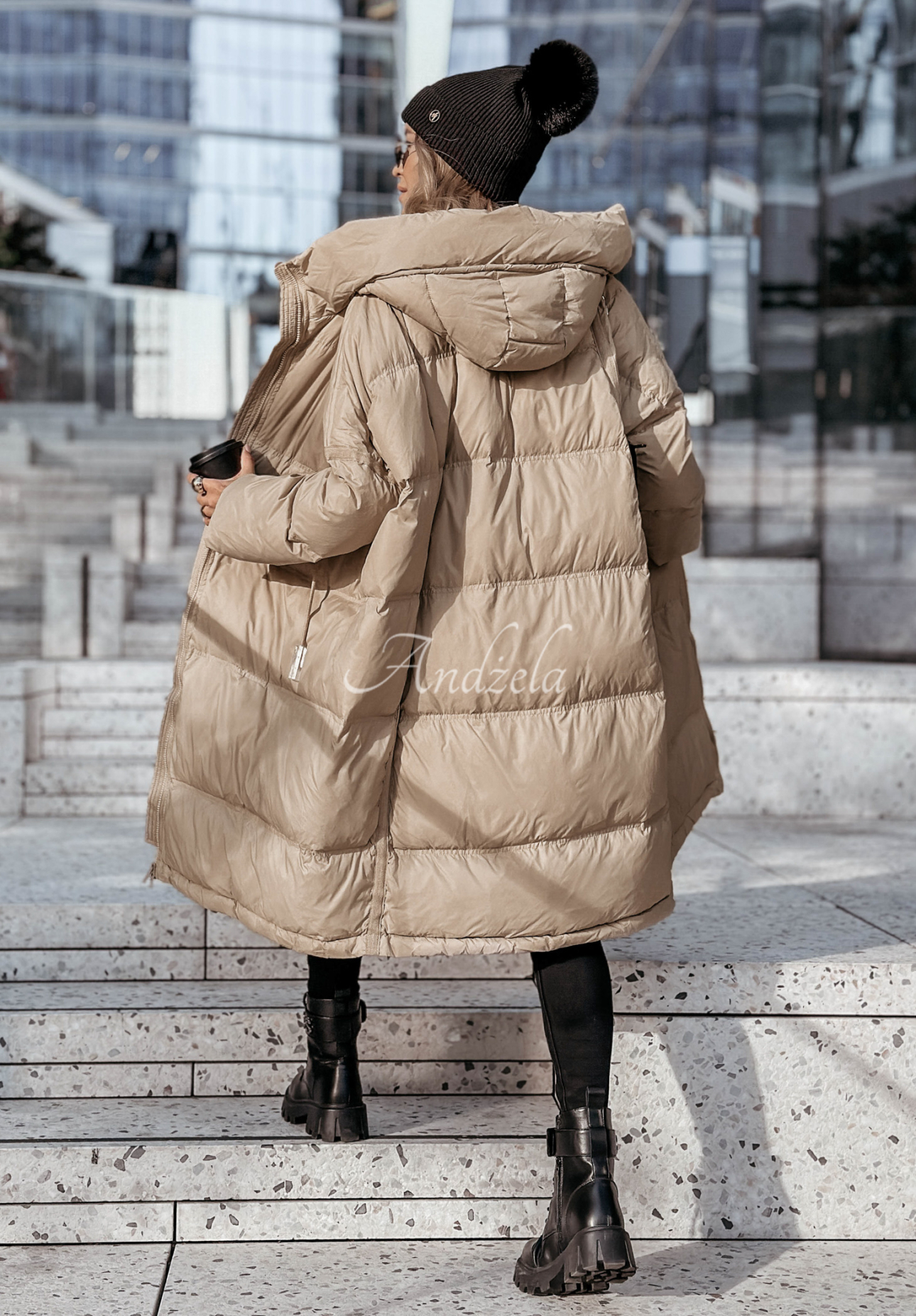 Lange Daunenjacke mit Kapuze Coldest Of Times Beige