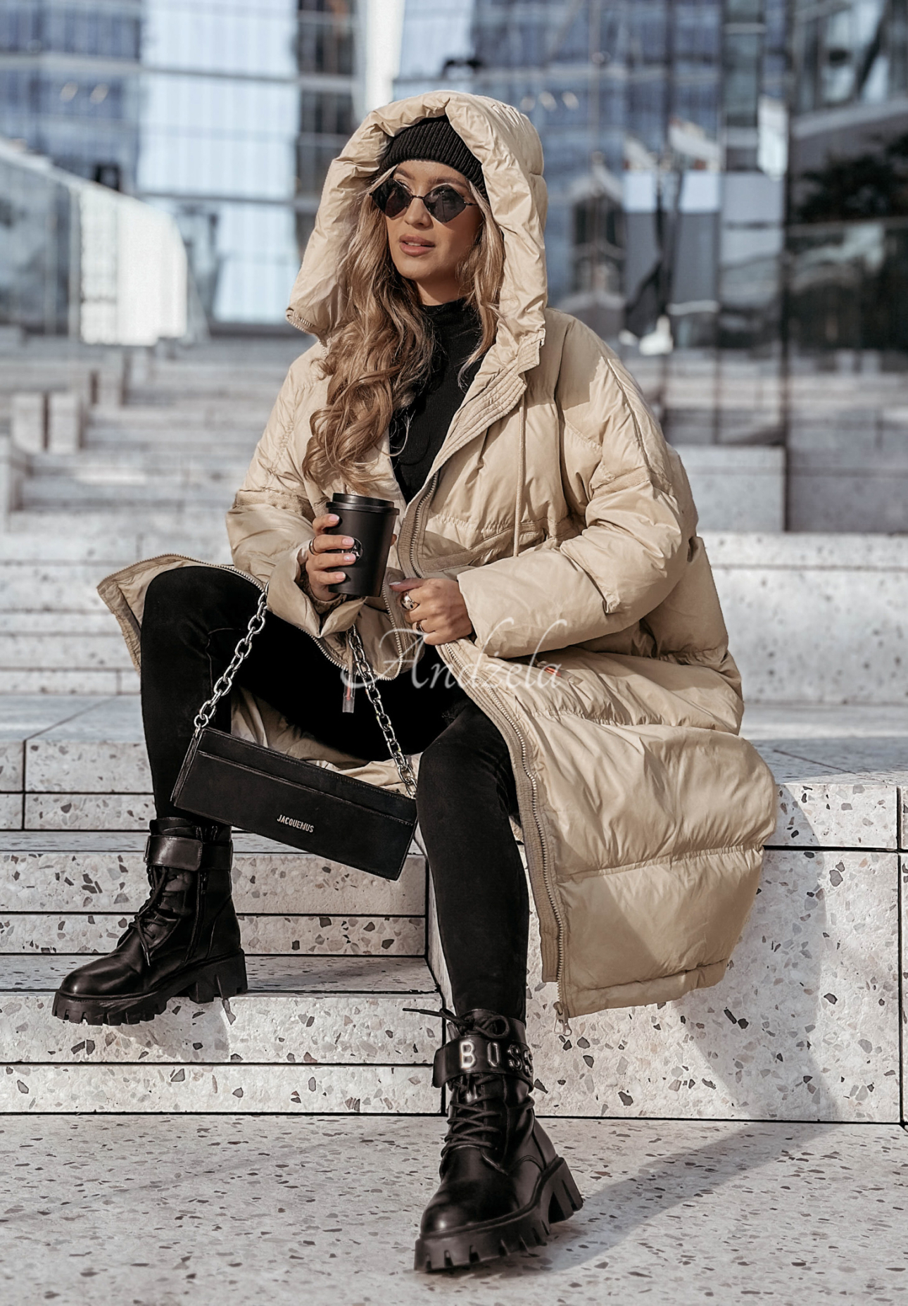 Lange Daunenjacke mit Kapuze Coldest Of Times Beige