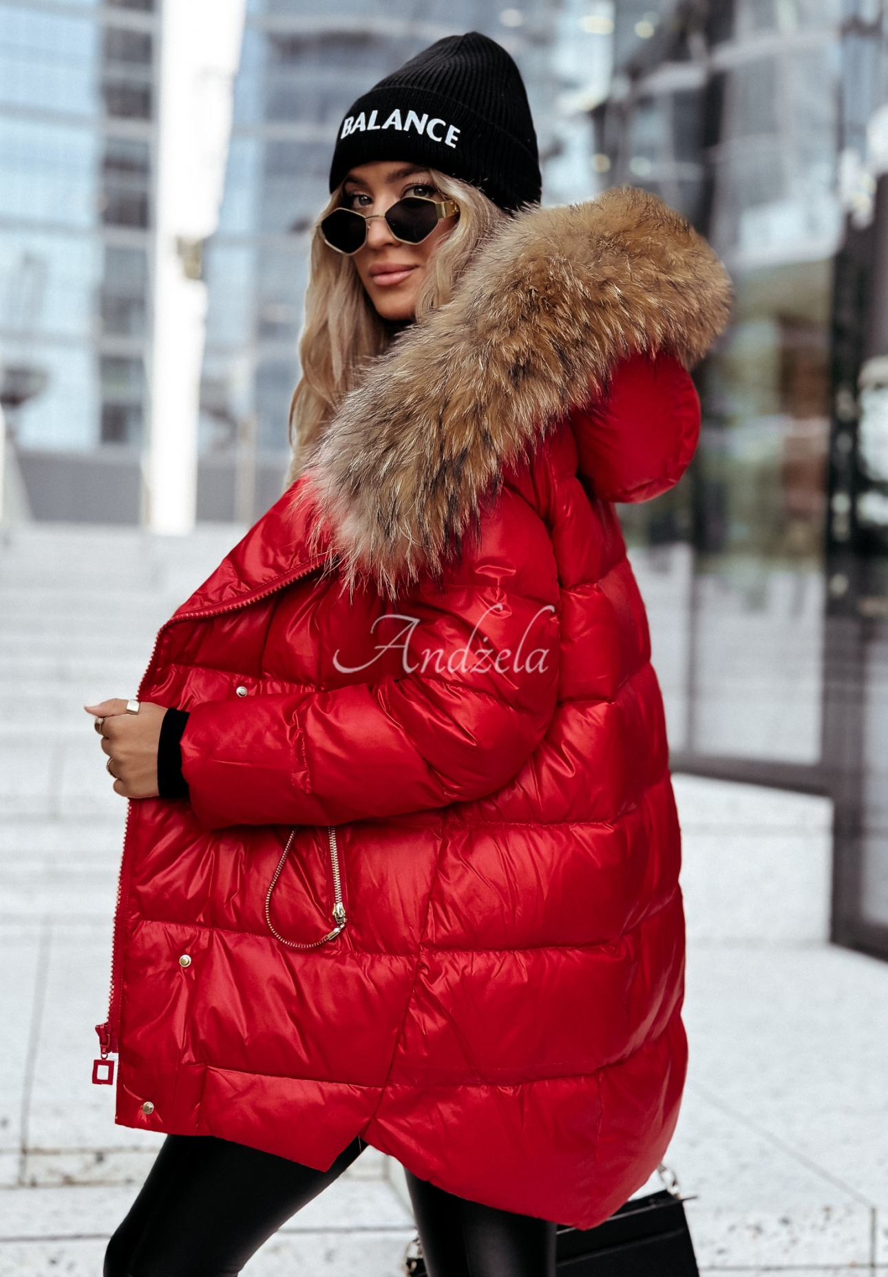 Asymmetrische Daunenjacke mit Fell Excellent Rot