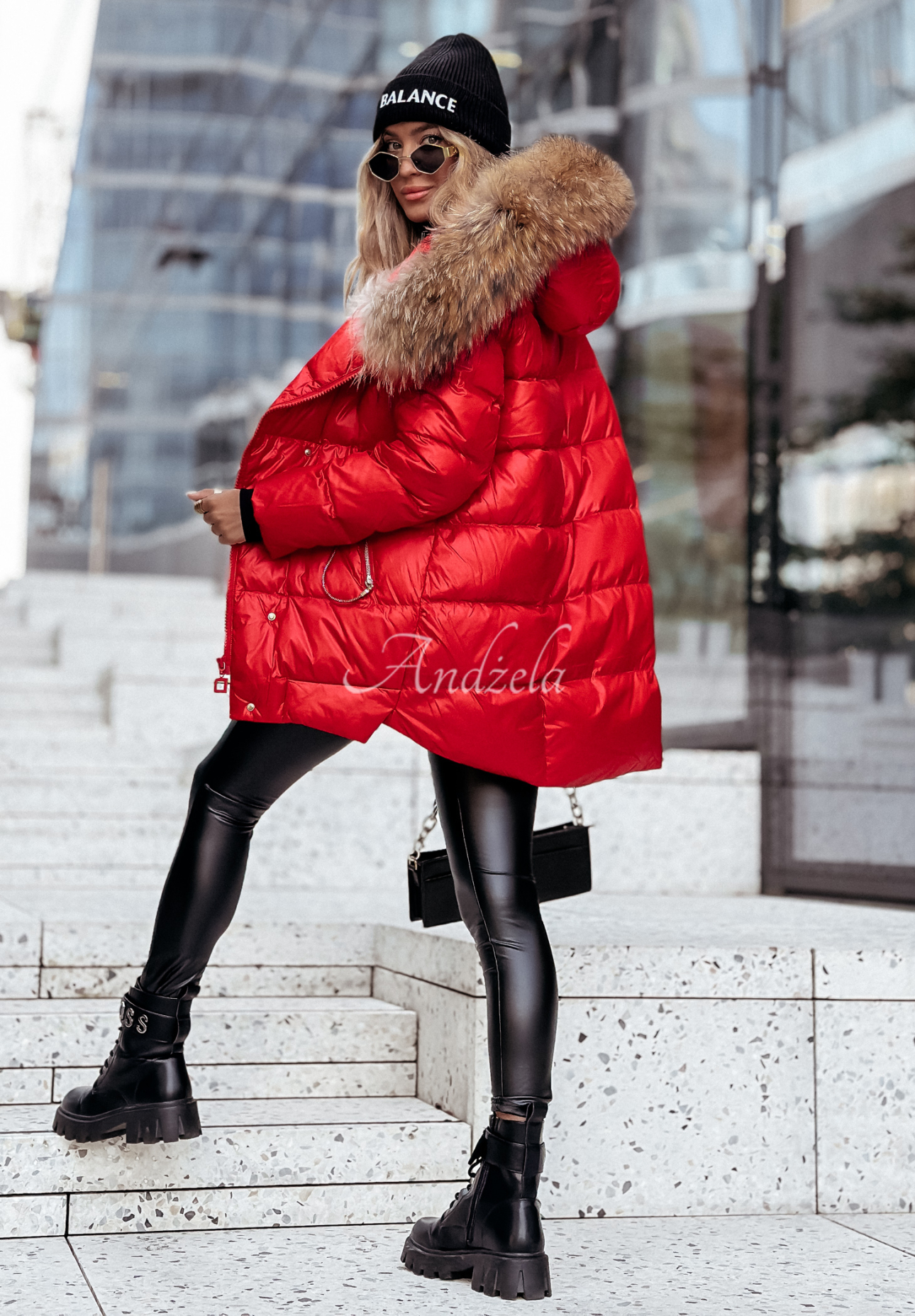 Asymmetrische Daunenjacke mit Fell Excellent Rot