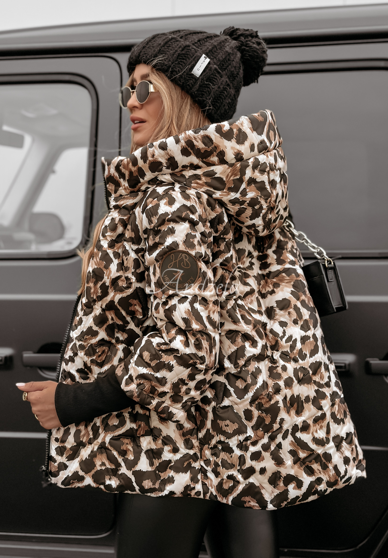 Kurze Steppjacke Quiet Afternoon mit Leopardenmuster