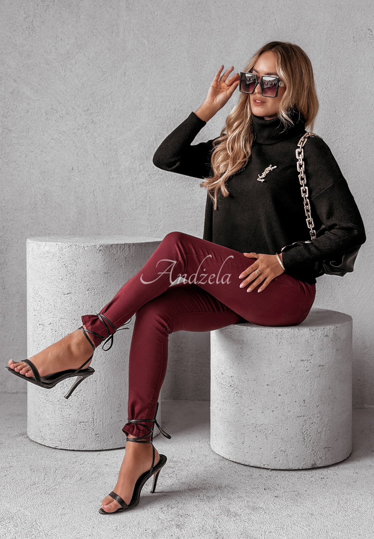 Mavella turtleneck sweater black