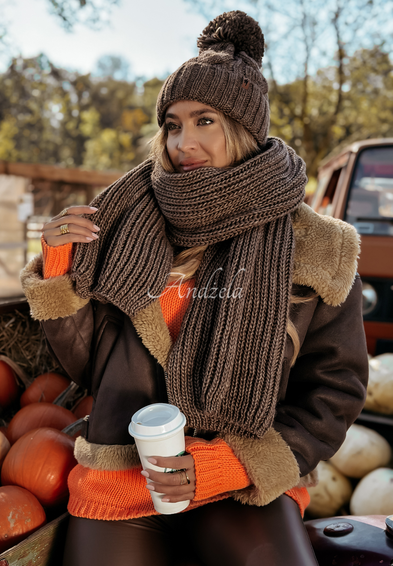 Strickmütze mit Bommel Winter Wishes Schokoladenbraun