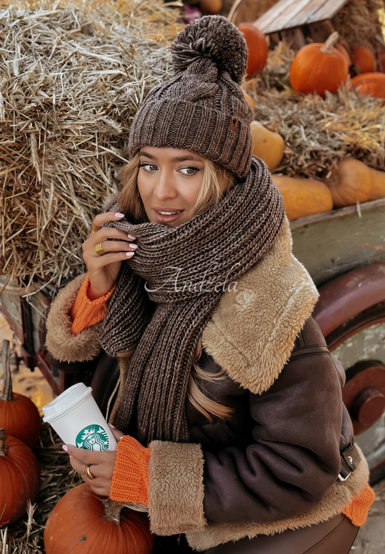 Strickmütze mit Bommel Winter Wishes Schokoladenbraun