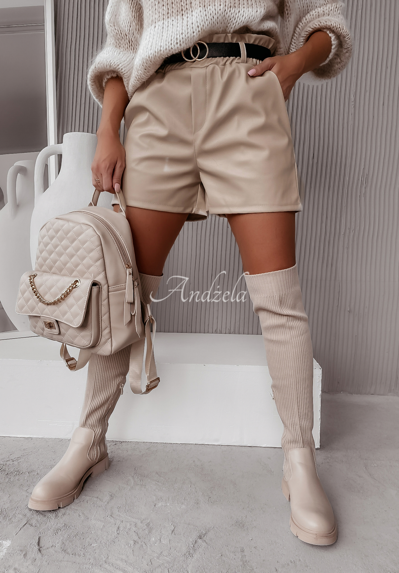 Kurze Shorts aus Lederimitat mit Gürtel Sevigne Beige