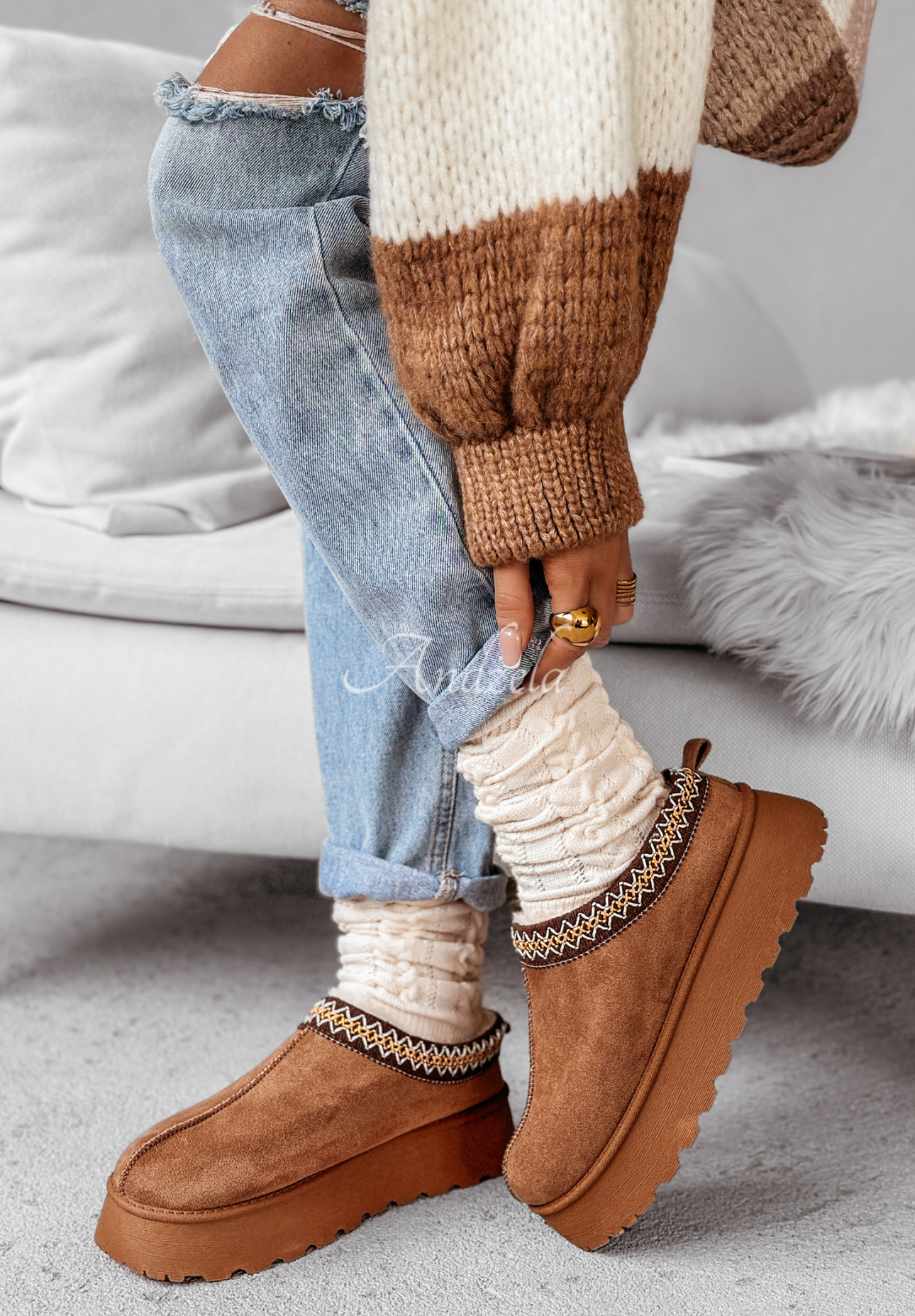 Wildleder-Stiefeletten auf der Plattform Powder Storm Camel