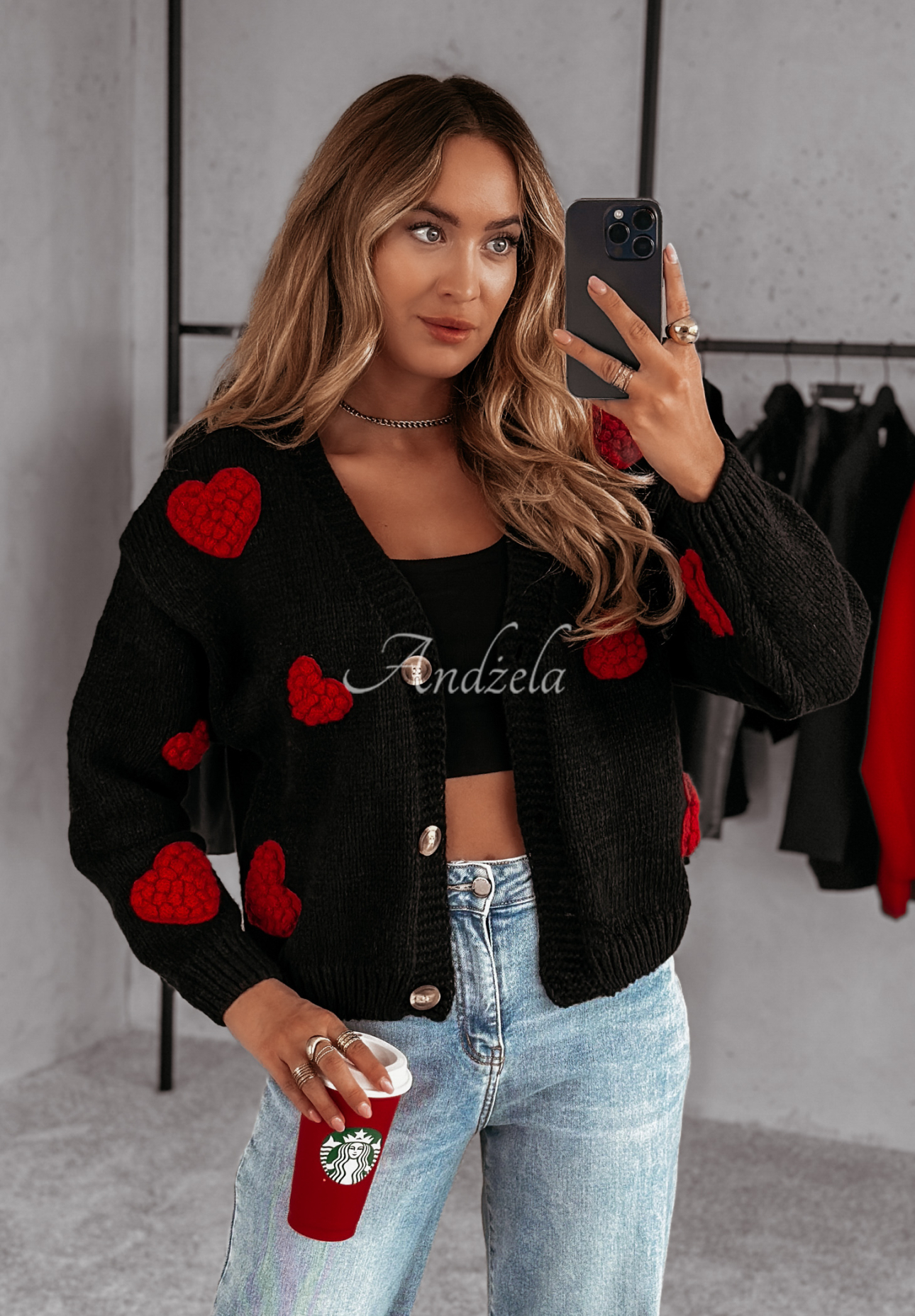 Kurze Strickjacke mit Herzmuster Heartbeat Schwarz