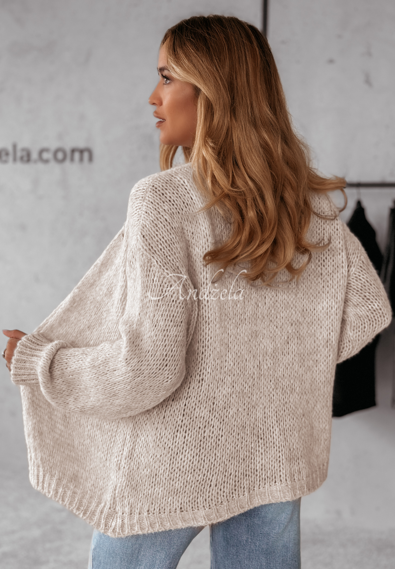 Kurze Oversize-Strickjacke For Today hellbeige