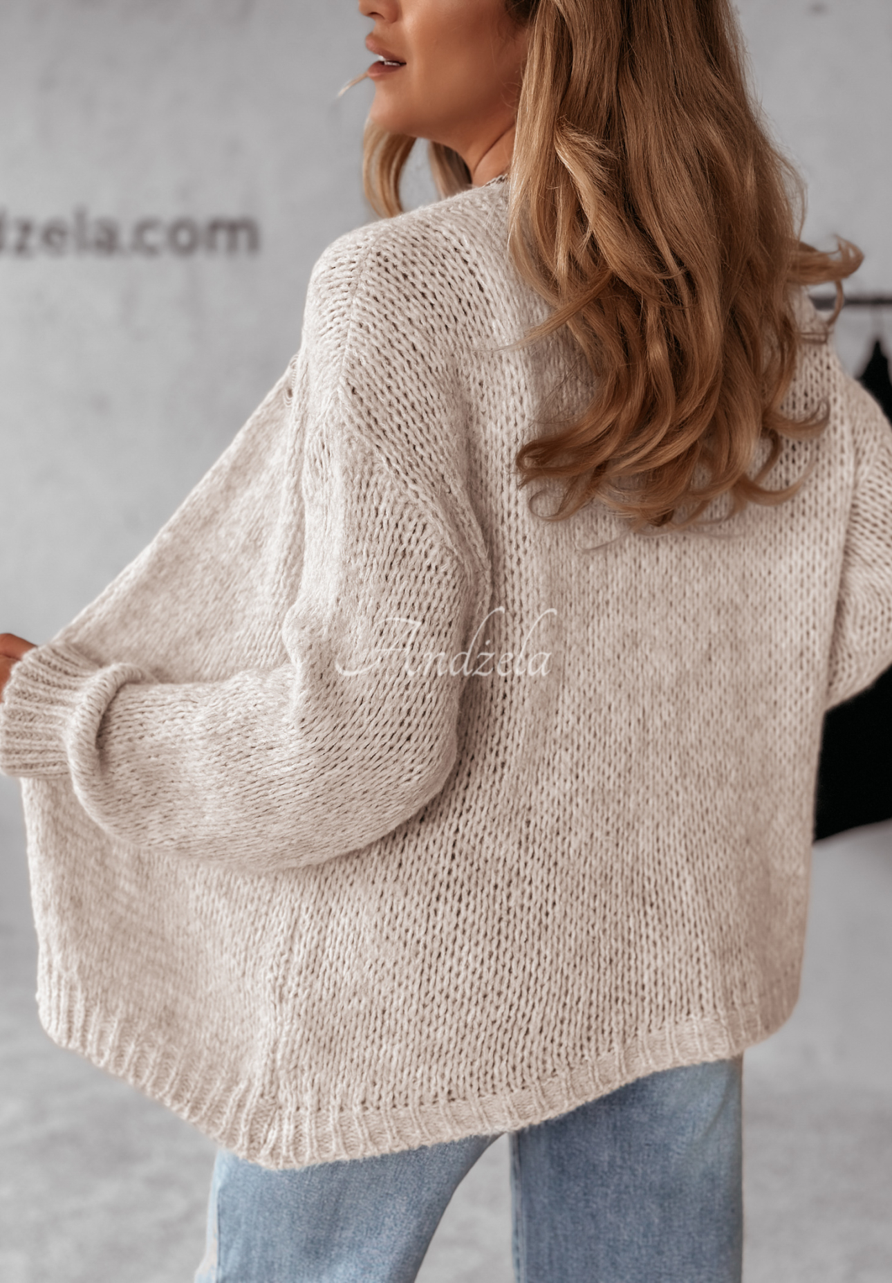 Kurze Oversize-Strickjacke For Today hellbeige