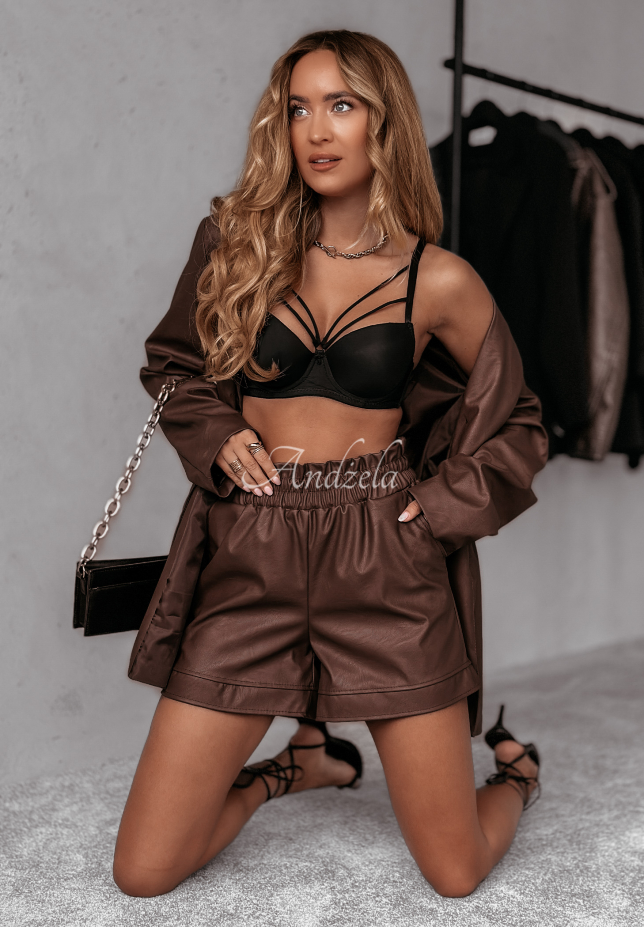 Lederset Blazer und kurze Shorts Always At The Front Schokoladenbraun