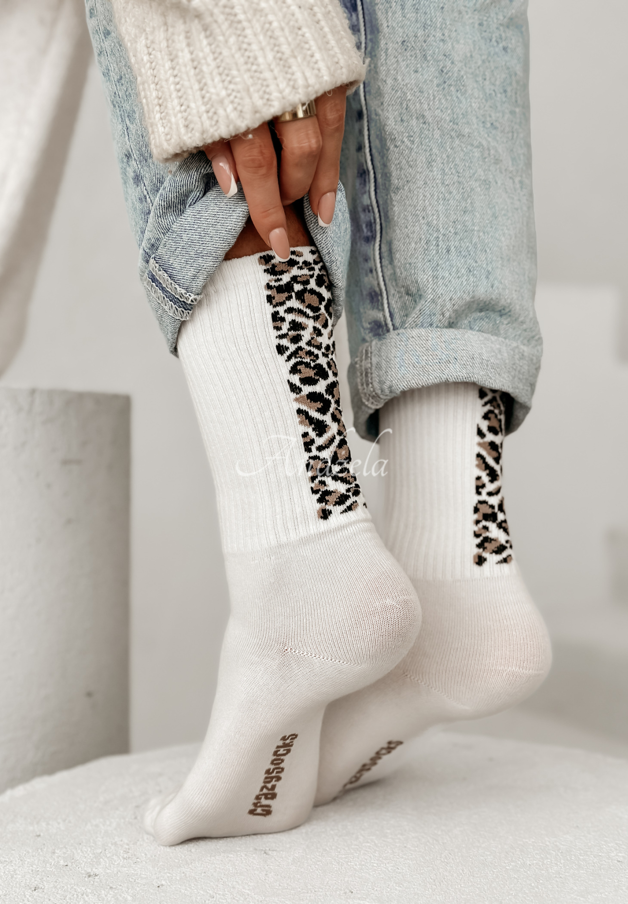 Lange Socken mit Leopardenmuster Walking Alone Ecru