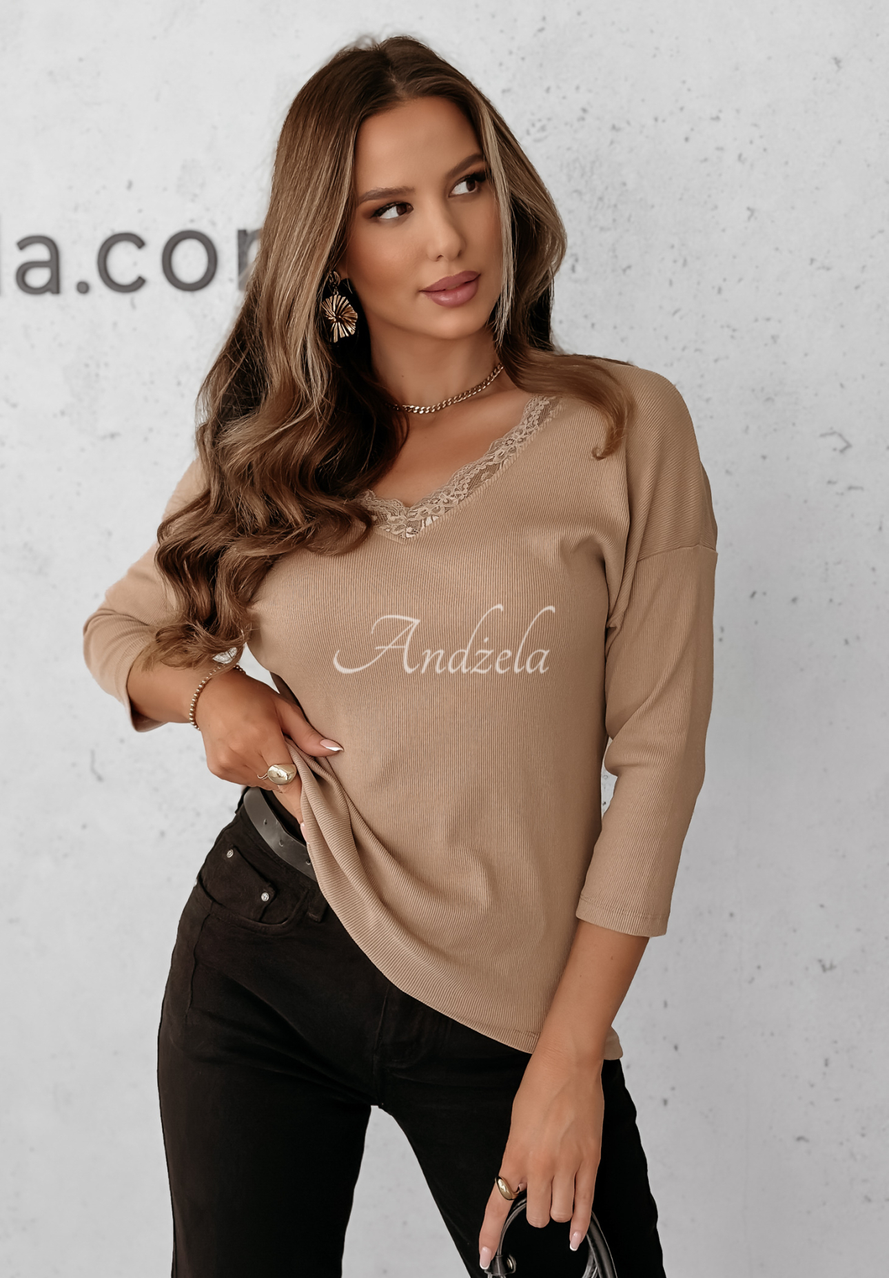 Gerippte Bluse mit Spitze Lace Craft Beige